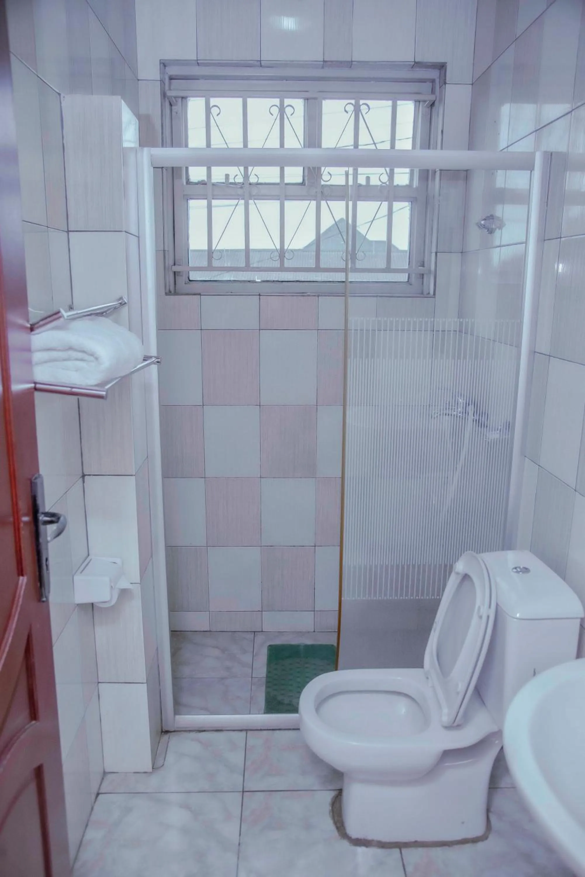 Bathroom in Martin Aviator Hotel