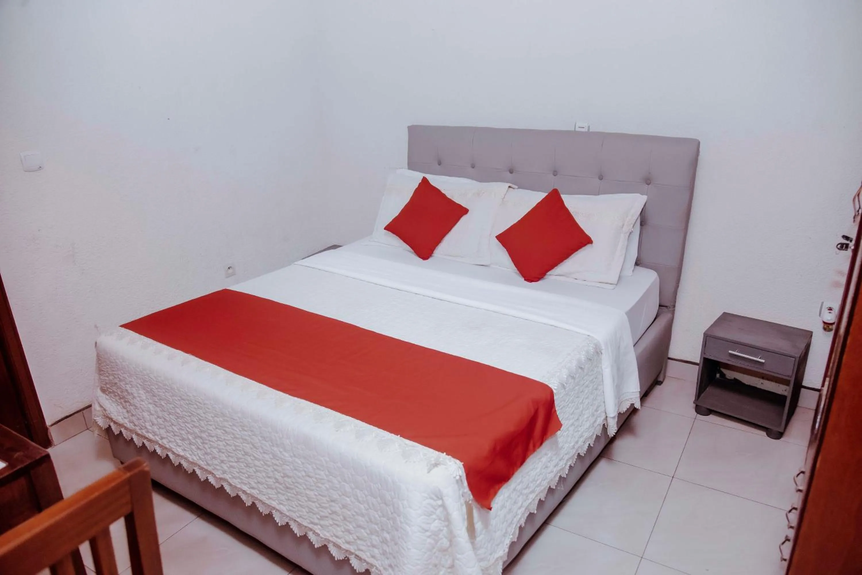 Bedroom, Bed in Martin Aviator Hotel