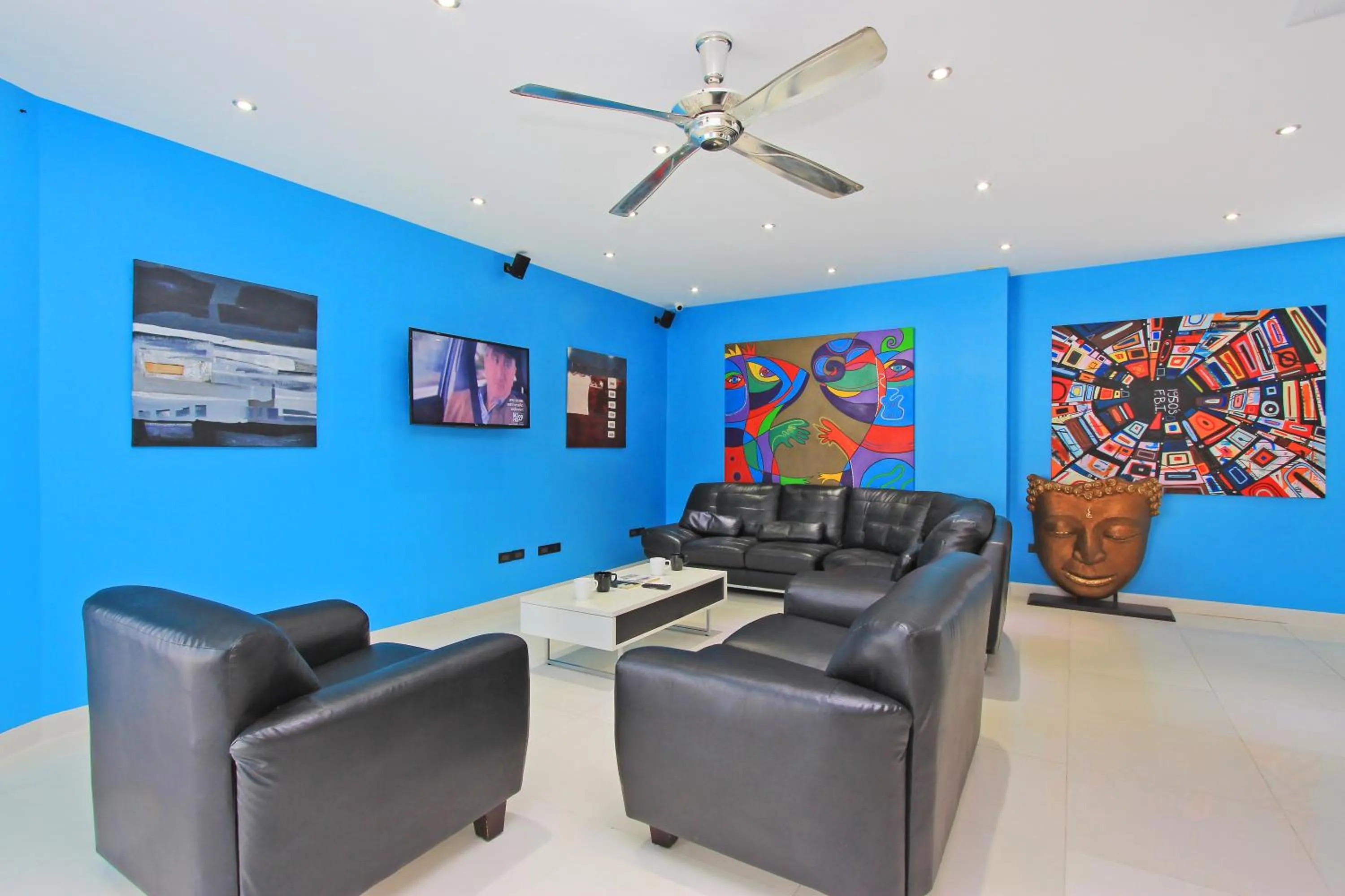 Communal lounge/ TV room in Sharrow Bay