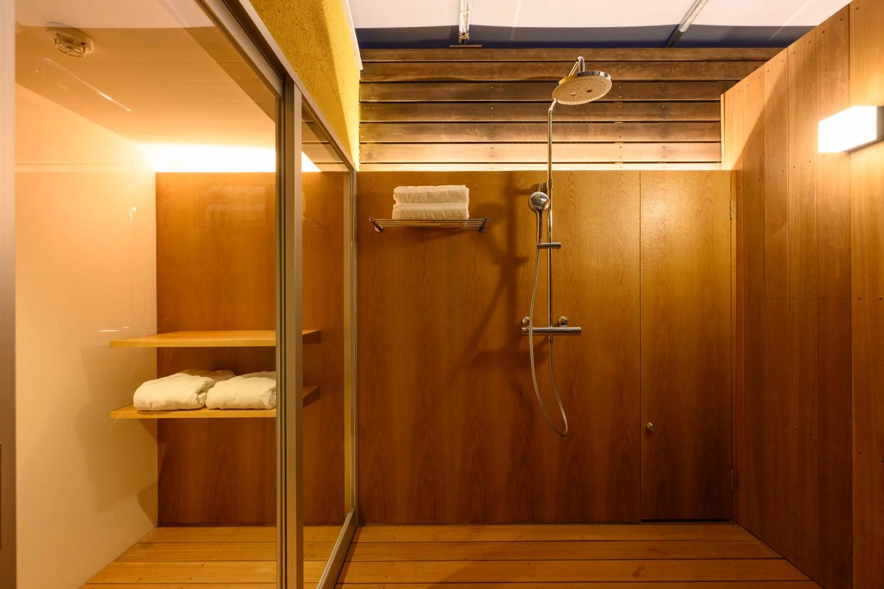 Shower in Resort Hotel Moana Coast