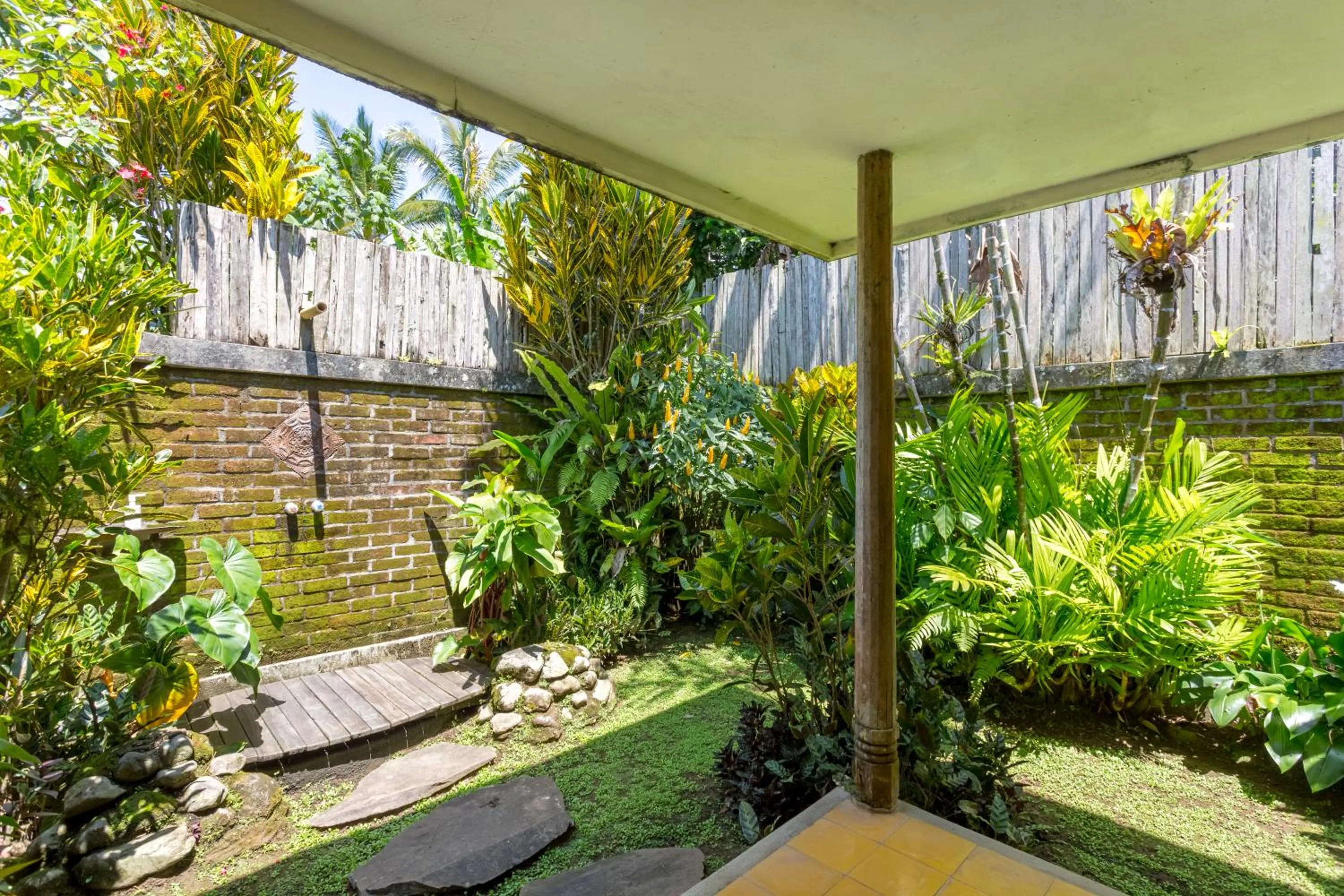 Shower in Prana Dewi Mountain Resort