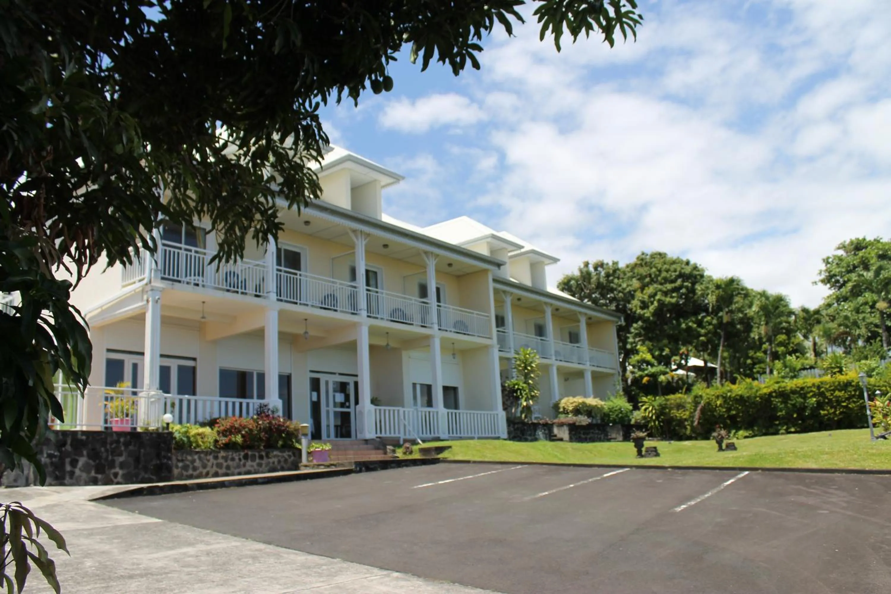 Garden in La Fournaise Hotel Restaurant