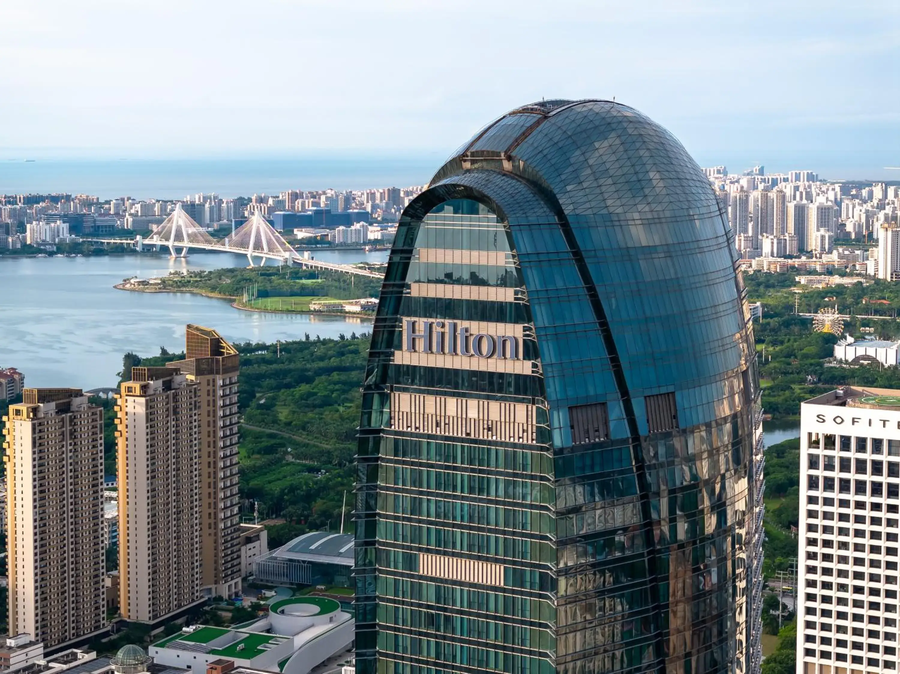 Property building in Hilton Haikou Property building in Hilton Haikou