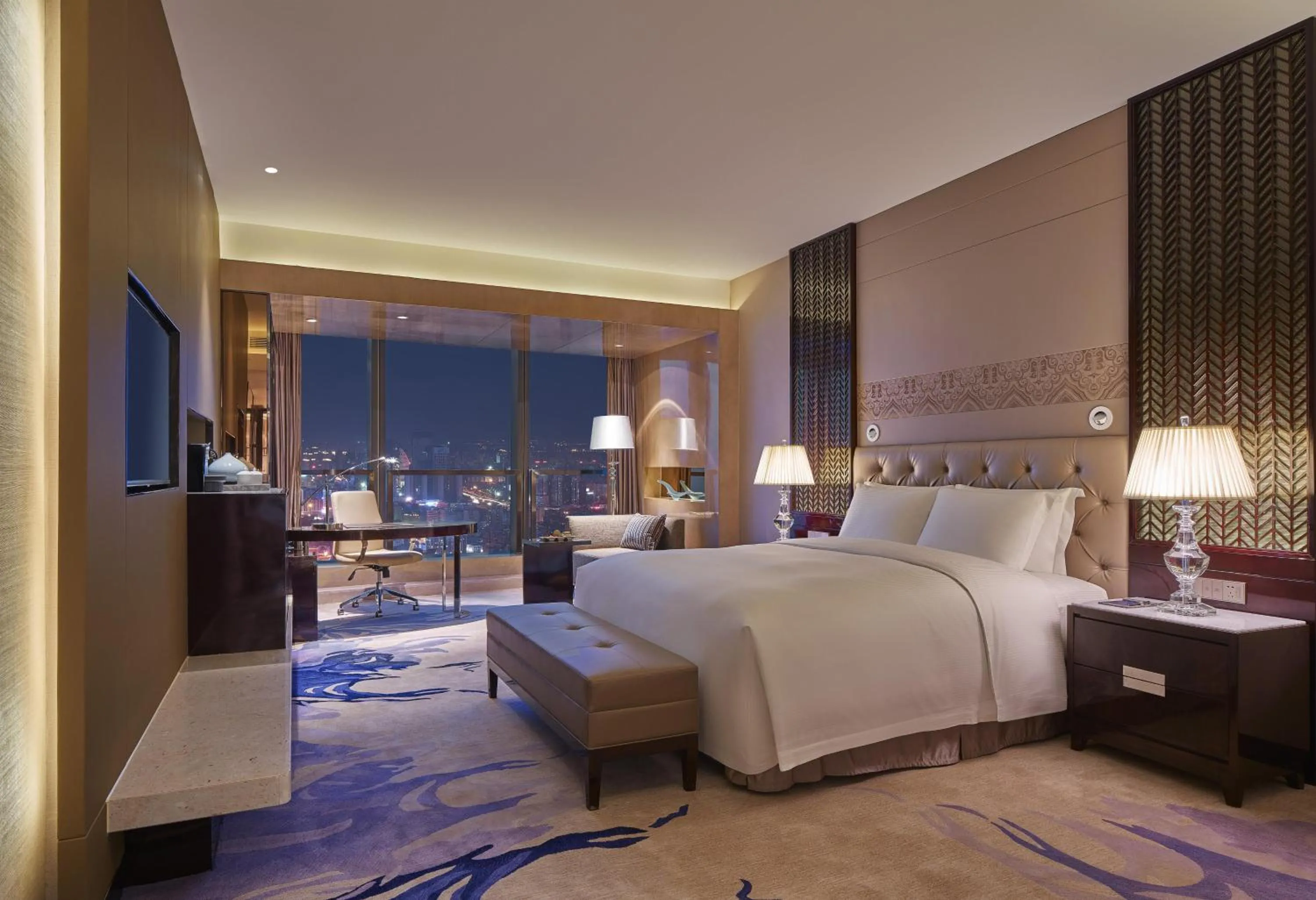 Bedroom, Bed in Hilton Haikou