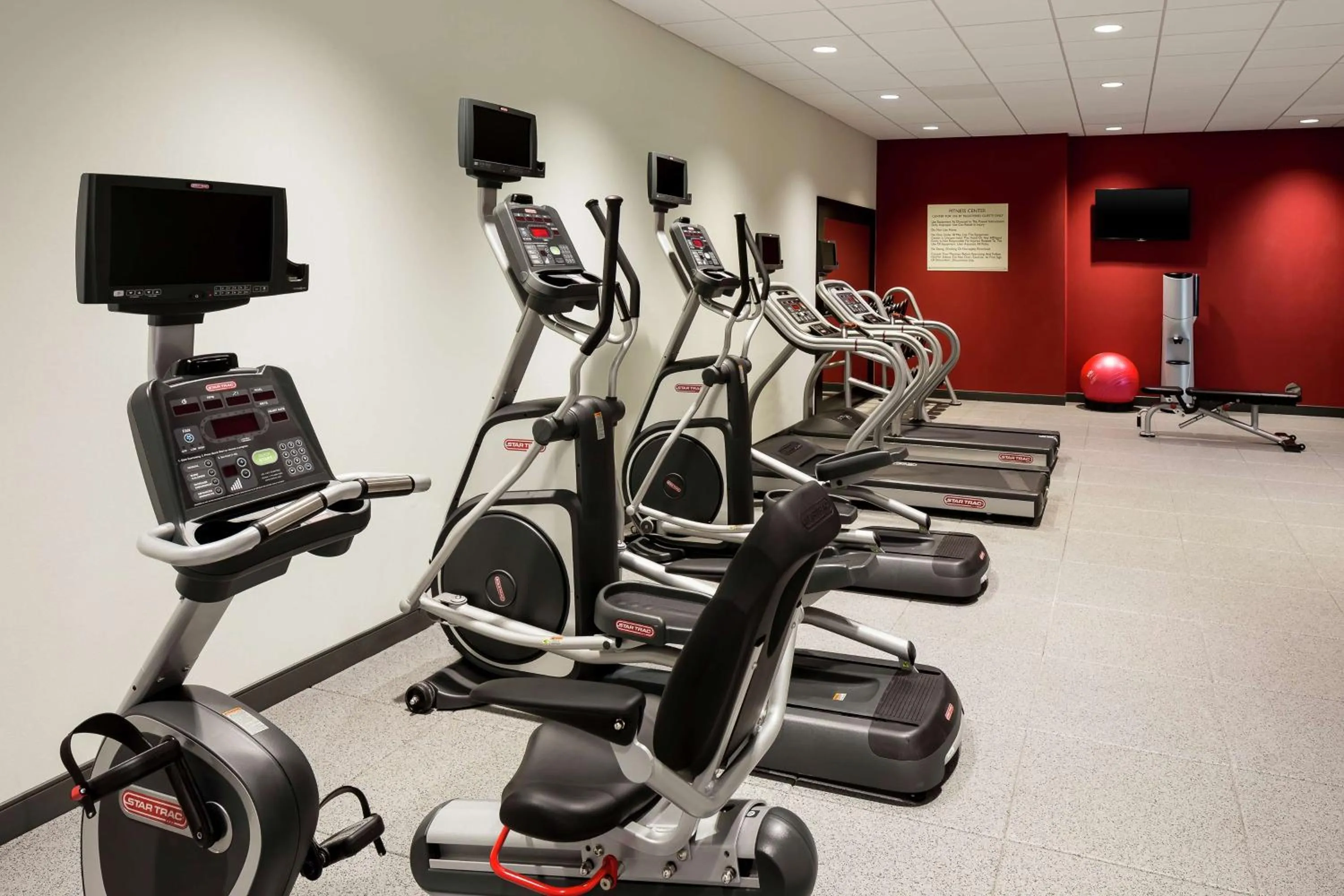 Fitness centre/facilities in Hilton Garden Inn Bettendorf/ Quad Cities