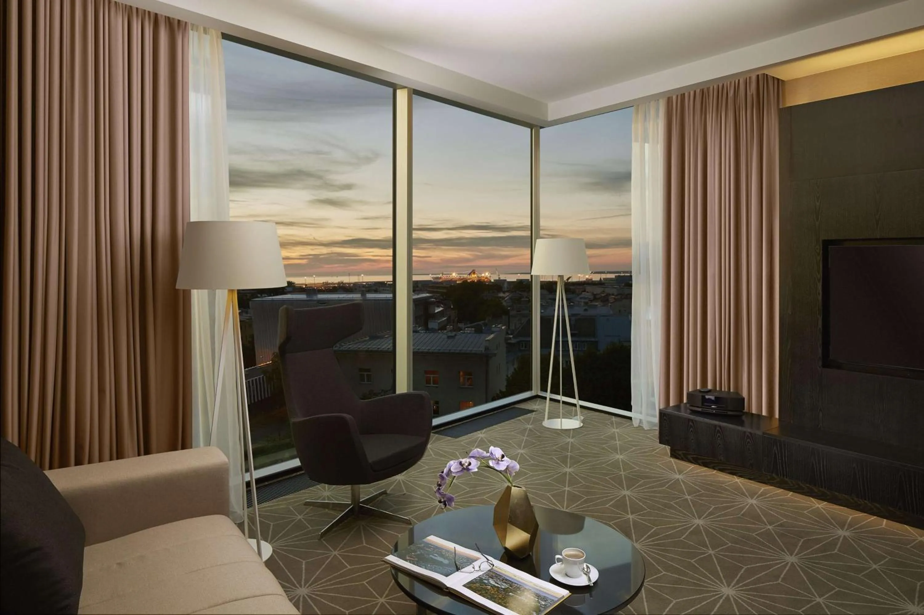 Living room in Hilton Tallinn Park