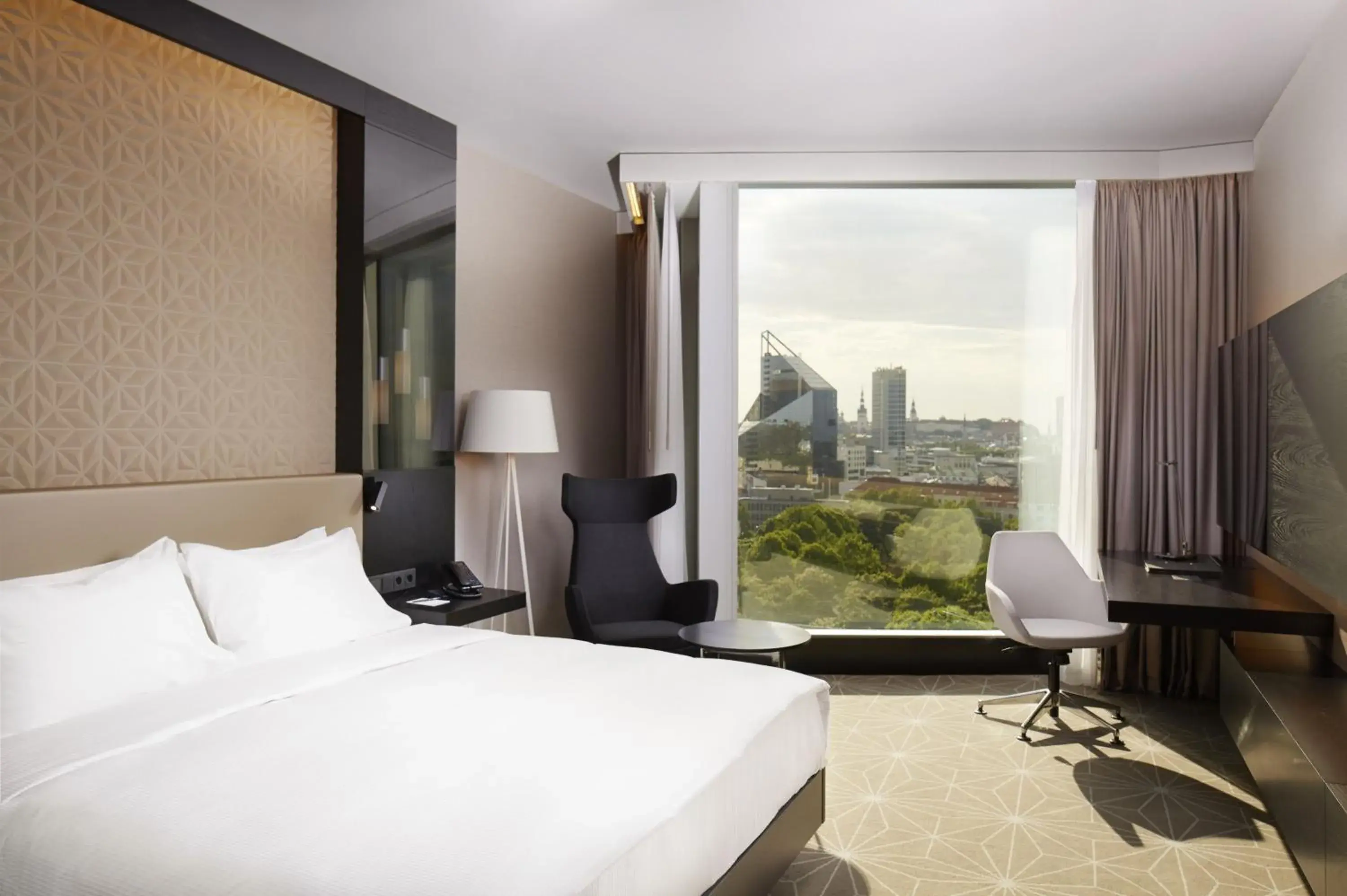 Sea view, Bed in Hilton Tallinn Park Sea view, Bed in Hilton Tallinn Park