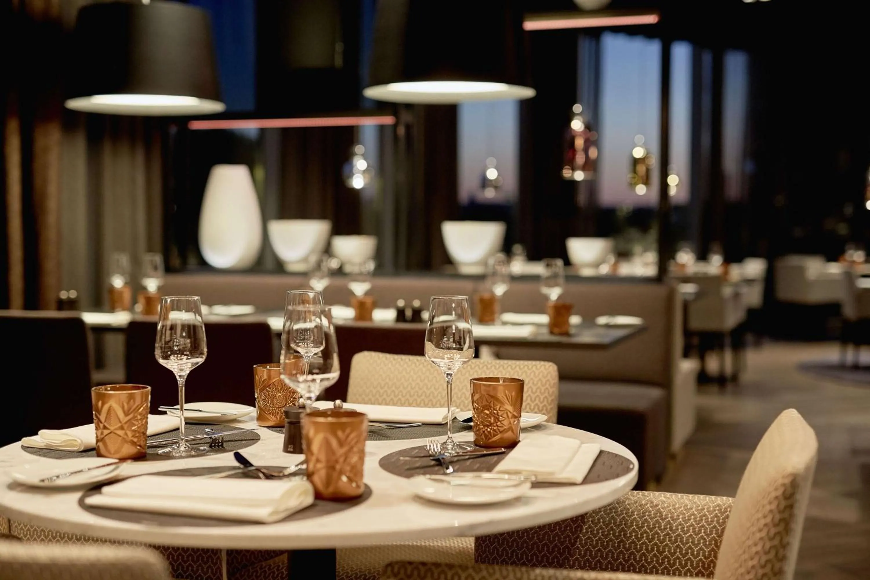 Restaurant/places to eat in Hilton Tallinn Park