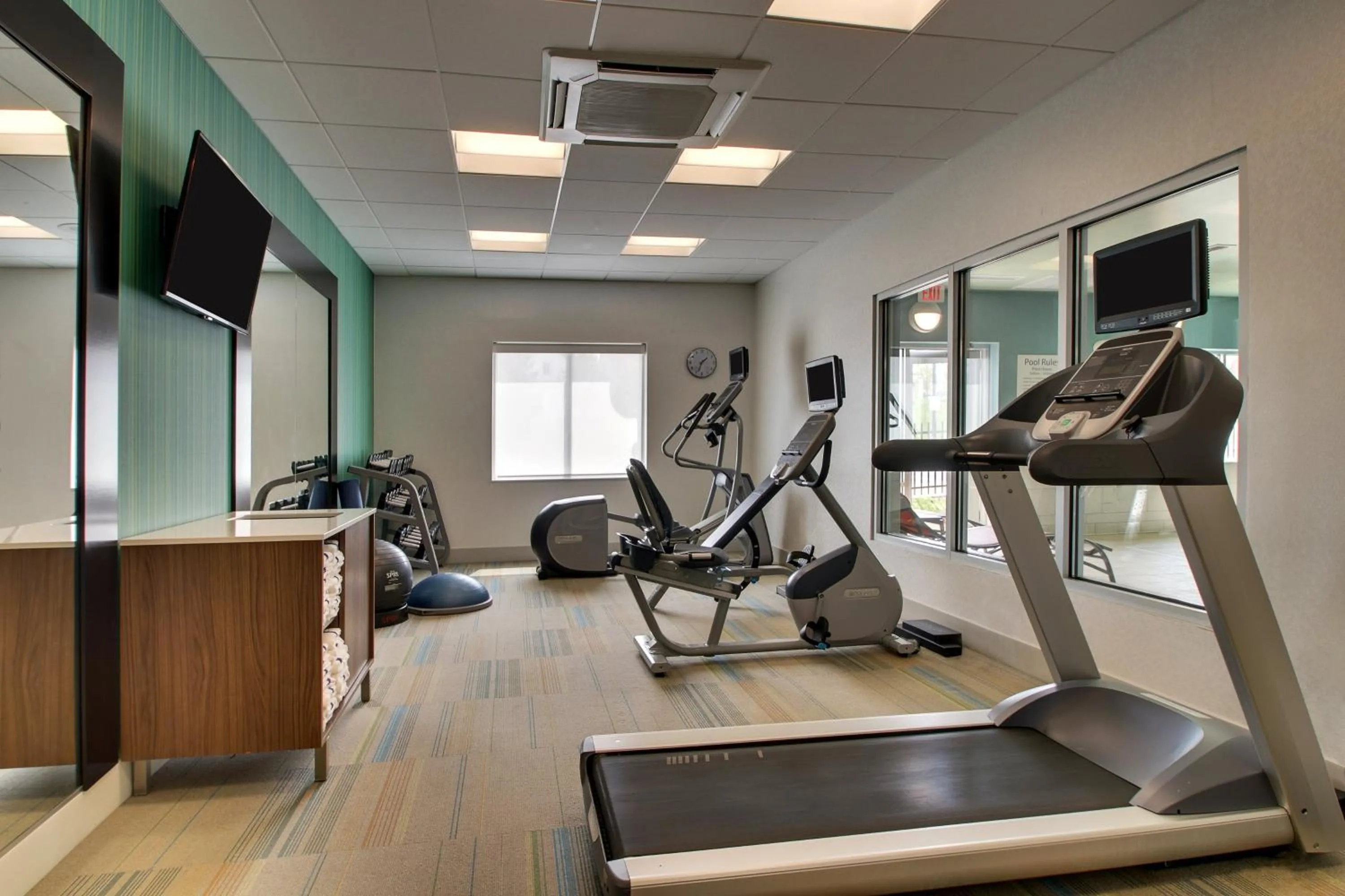 Fitness centre/facilities in Holiday Inn Express & Suites Lancaster East - Strasburg by IHG
