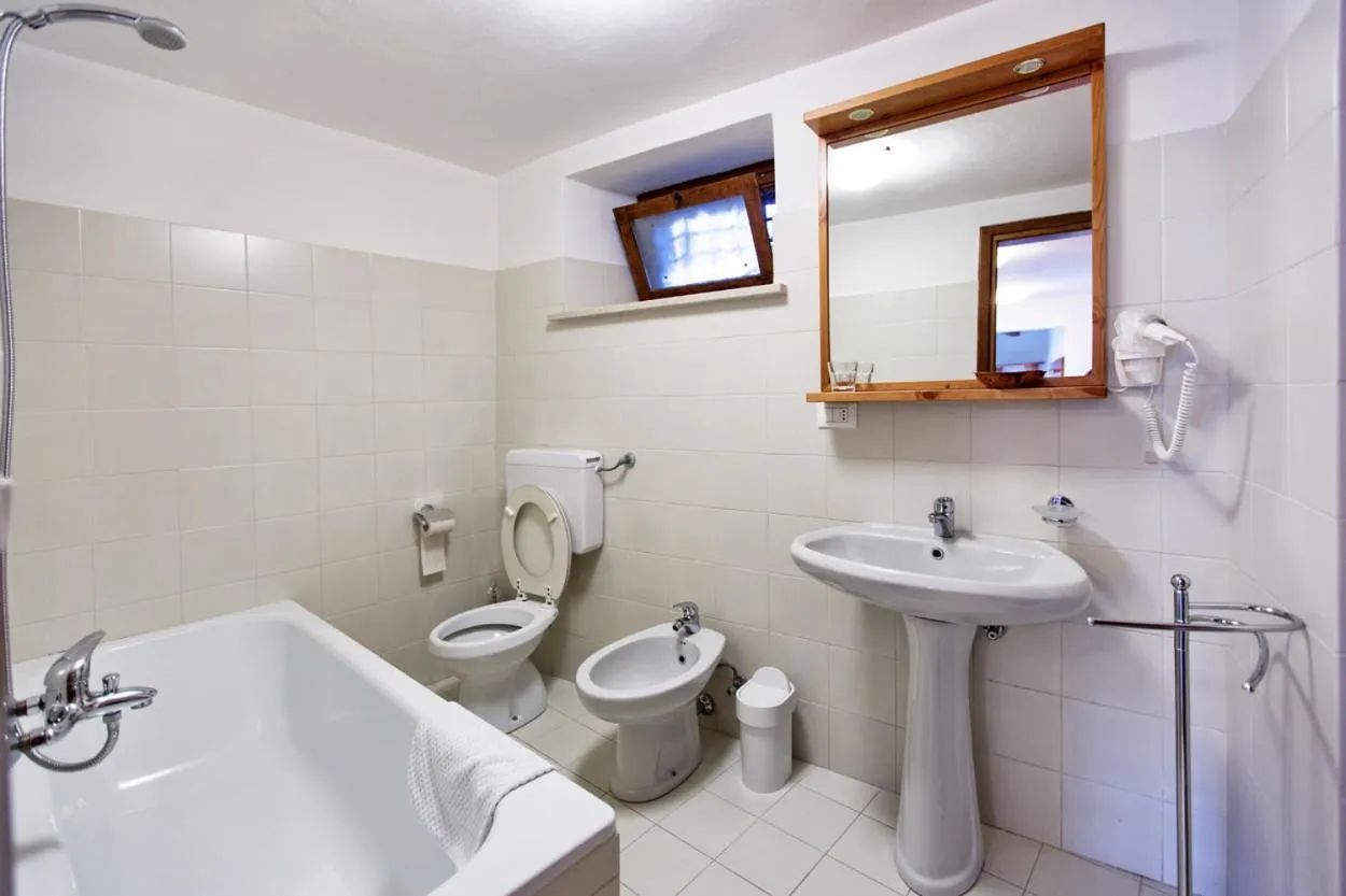 Bathroom in Albergo Diffuso "Col Gentile" Socchieve