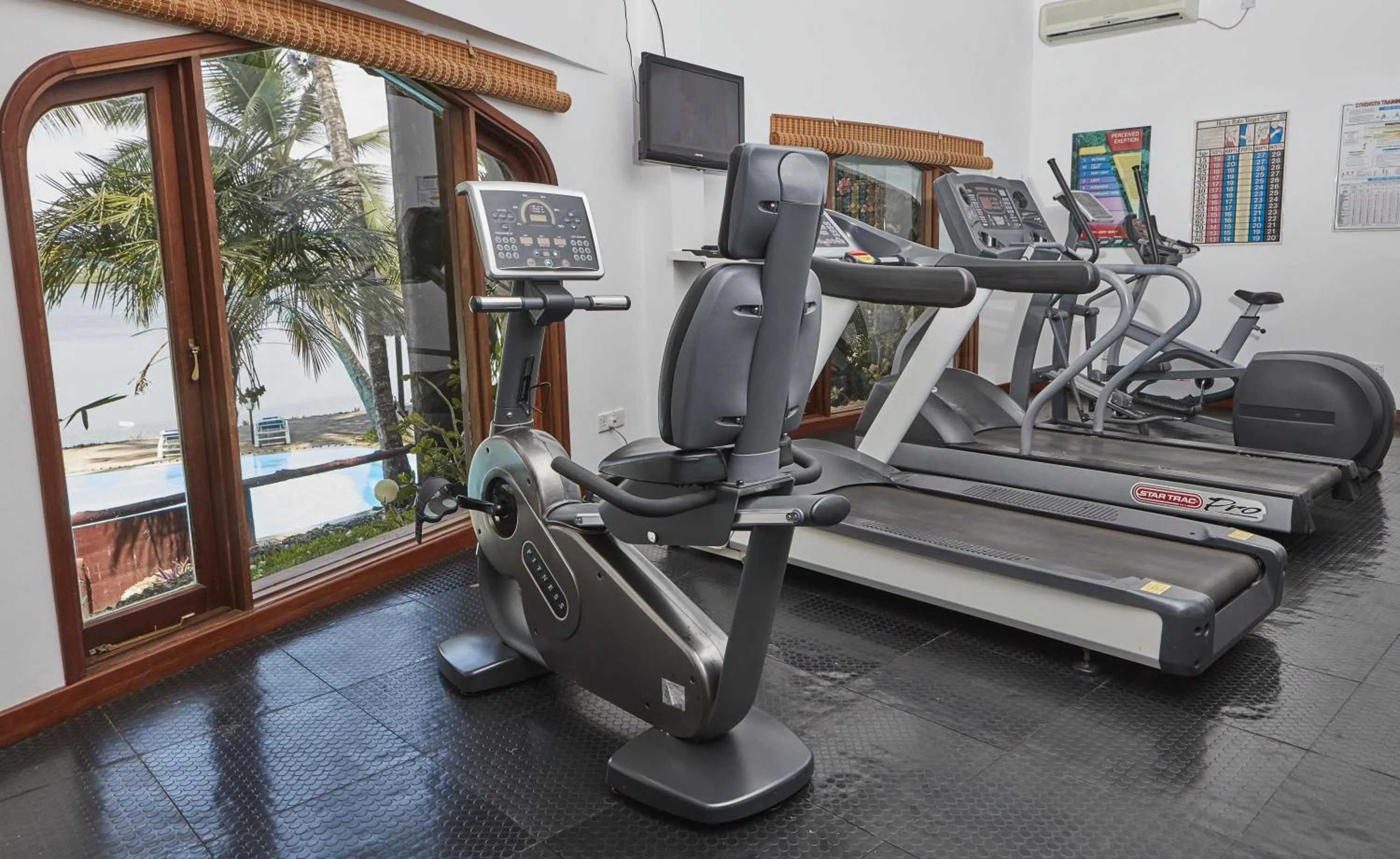 Fitness centre/facilities in Tamarind Village Hotel Apartments