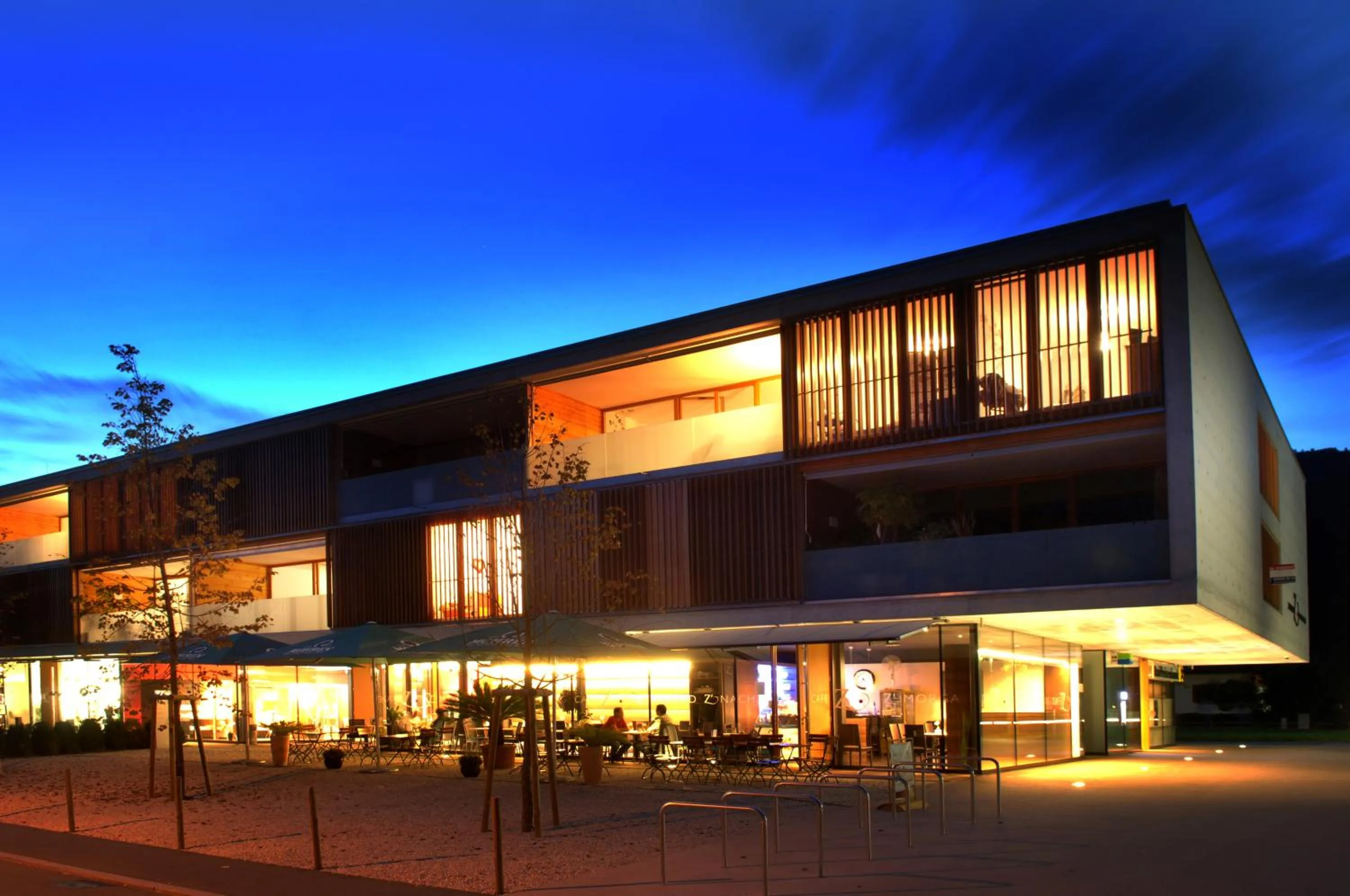 Property building in Motel Z - self checkin