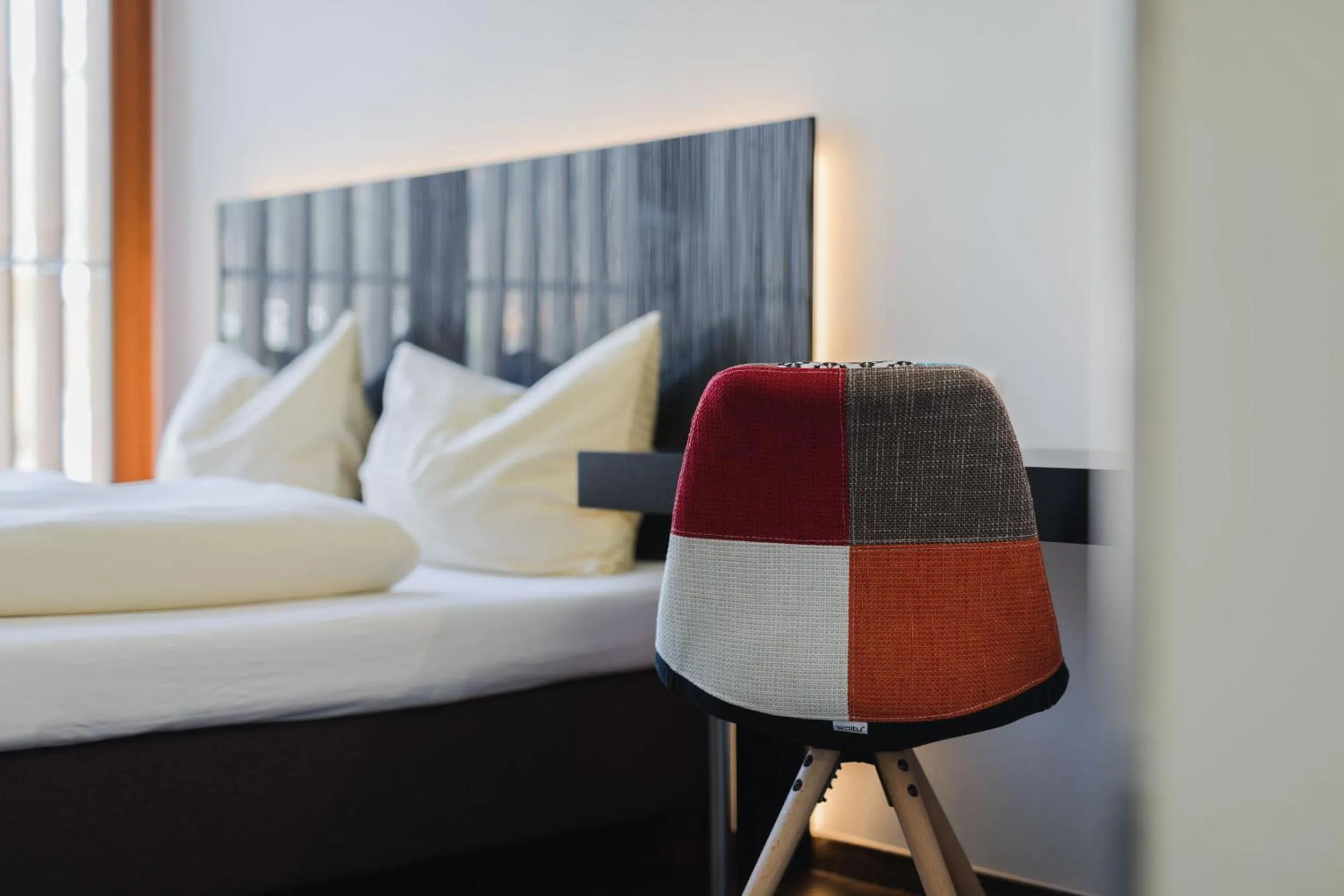 Bed in Motel Z - self checkin