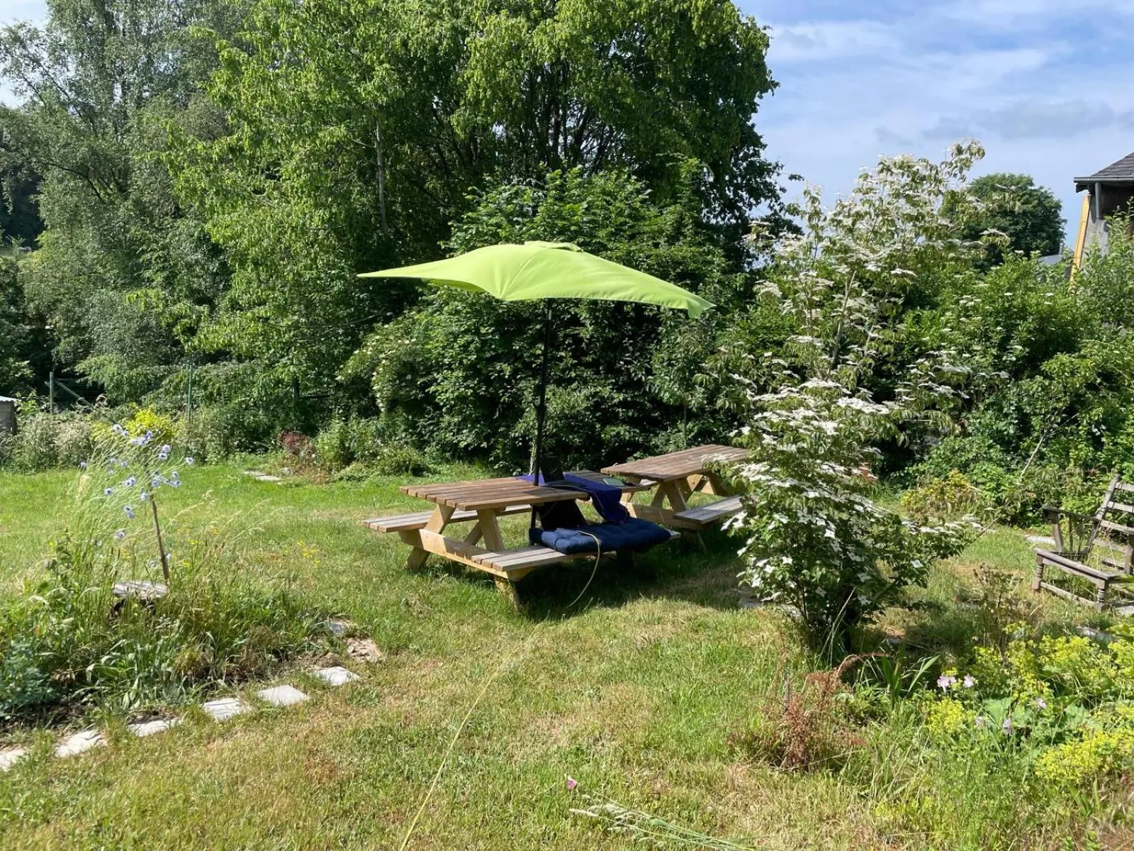 Garden view in La Reduiste