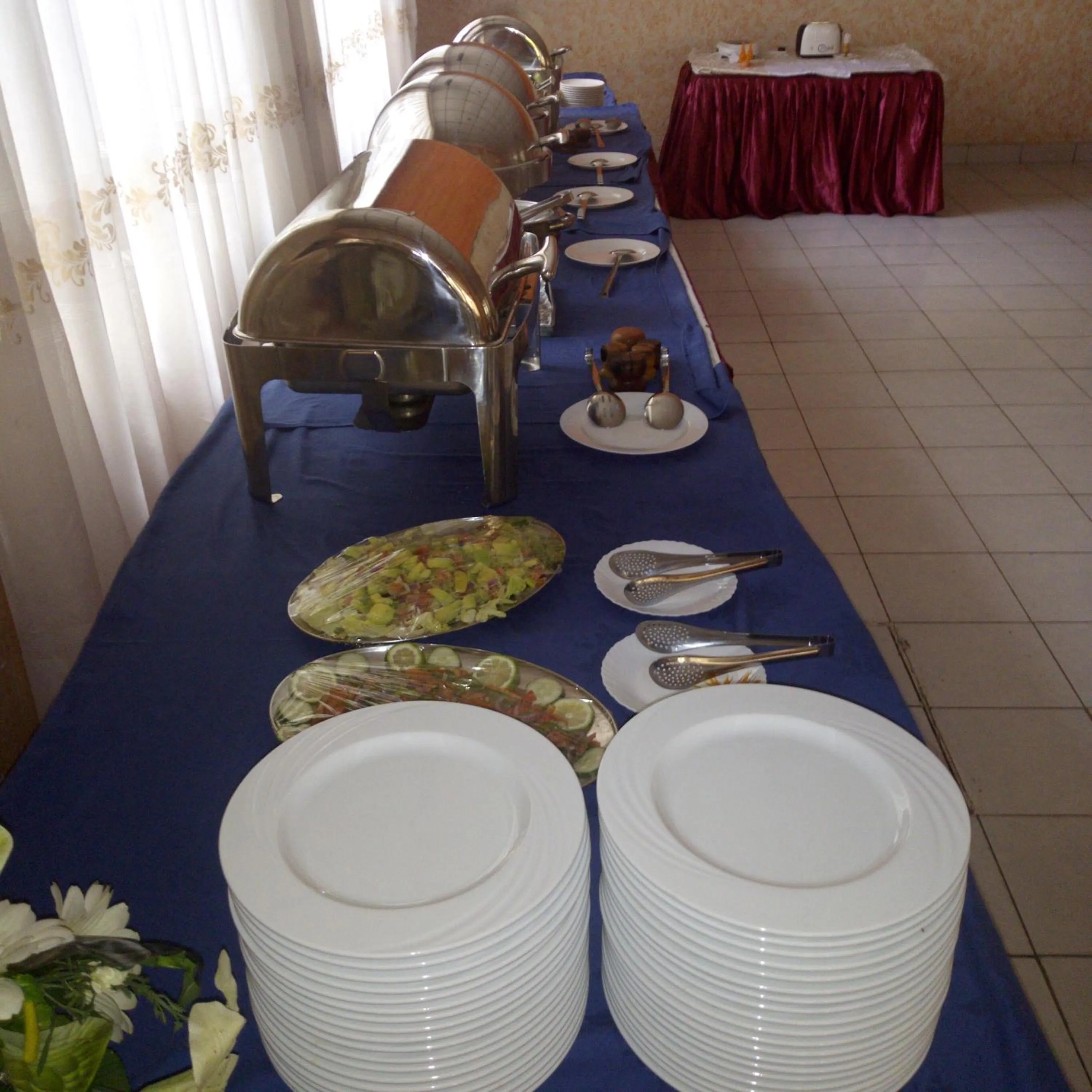 Restaurant/places to eat in Adventist LMS Guest House & Conference Centre