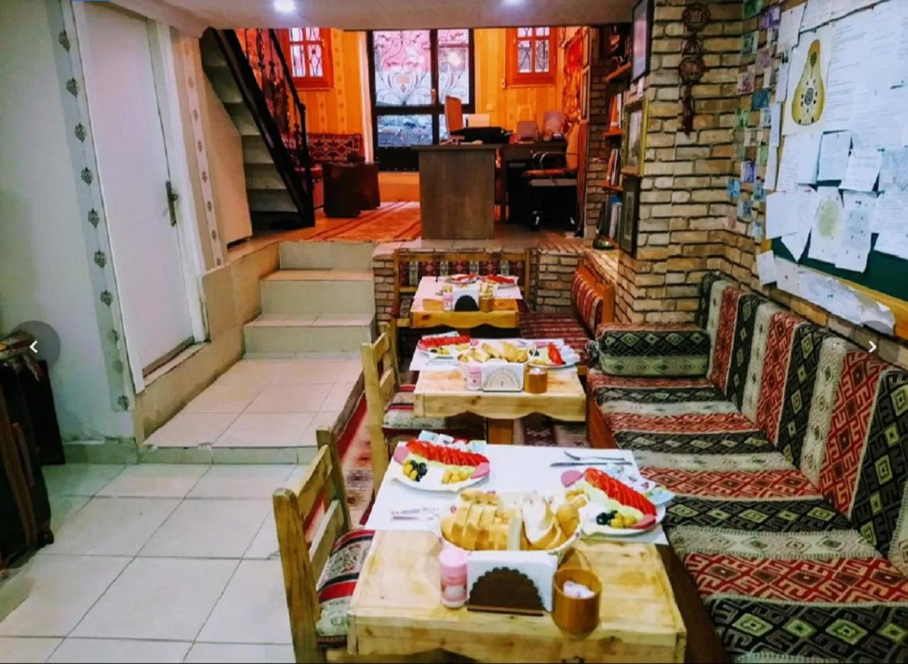 Restaurant/places to eat in Otantik Hotel