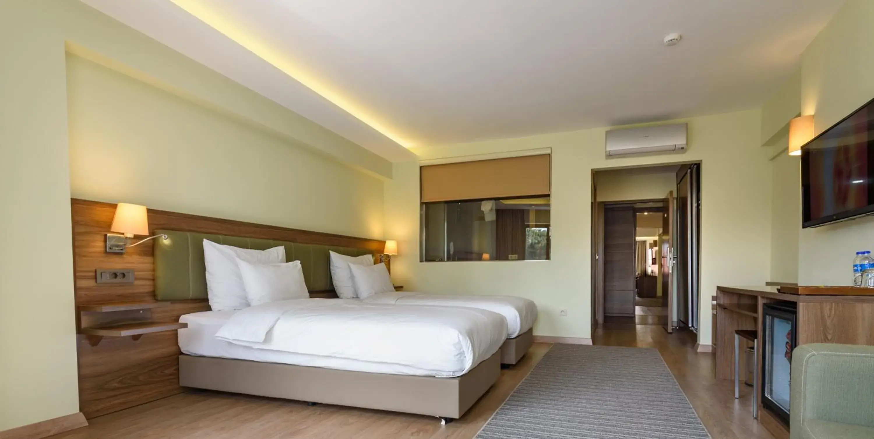 Photo of the whole room, Bed in Numi Hotel Photo of the whole room, Bed in Numi Hotel