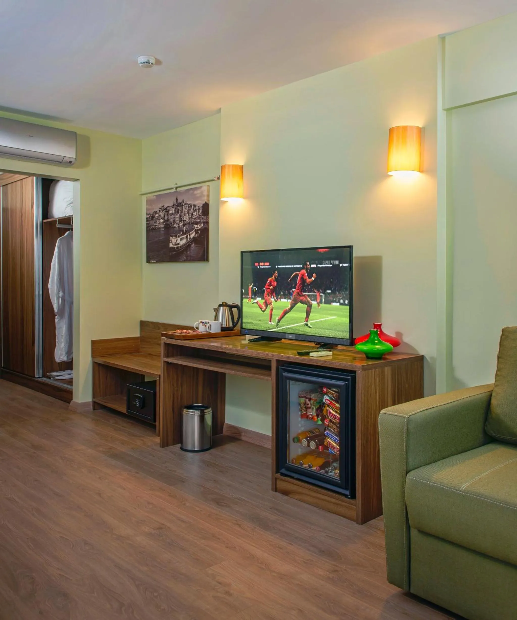 Photo of the whole room in Numi Hotel