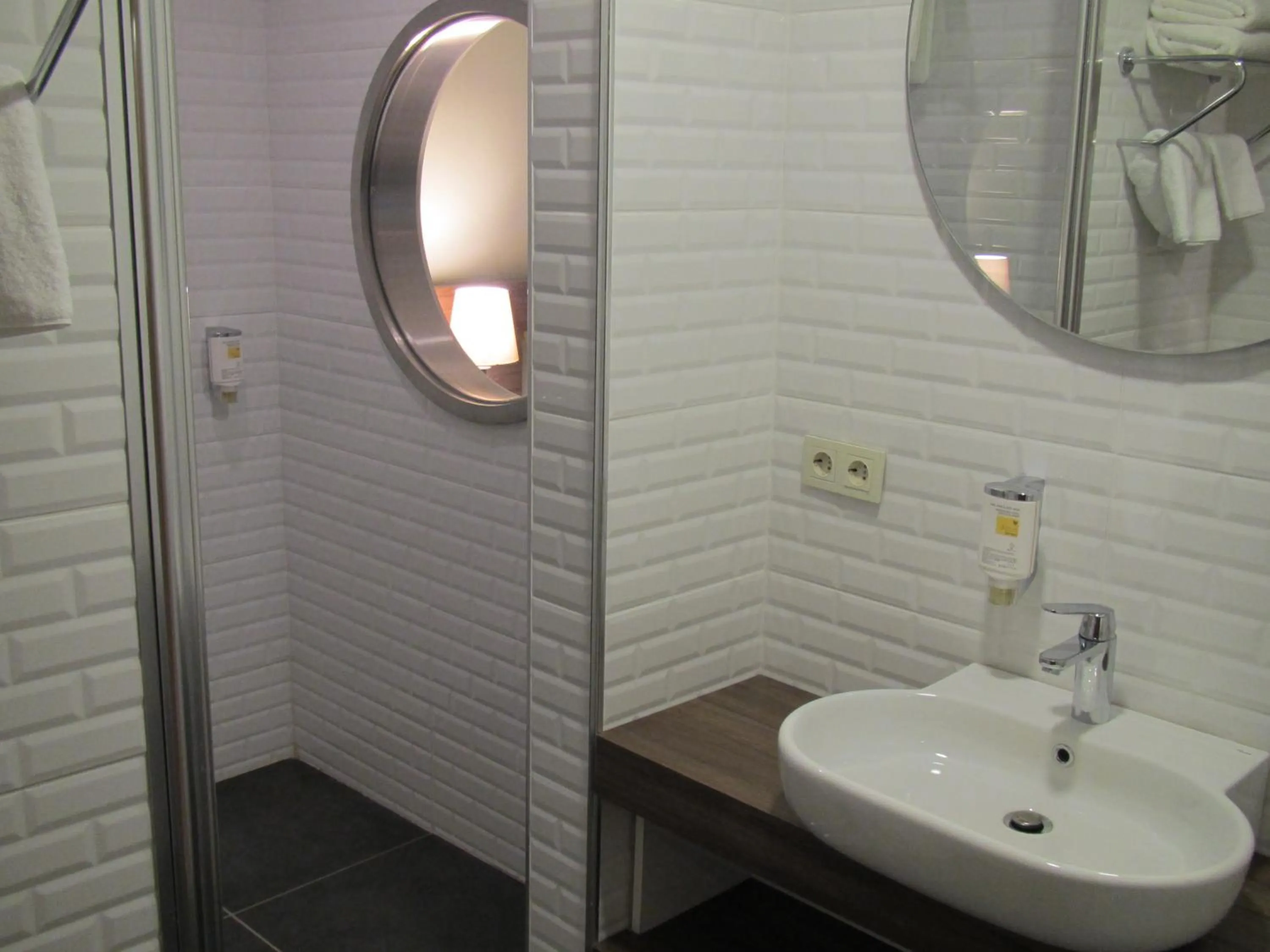 Shower in Numi Hotel