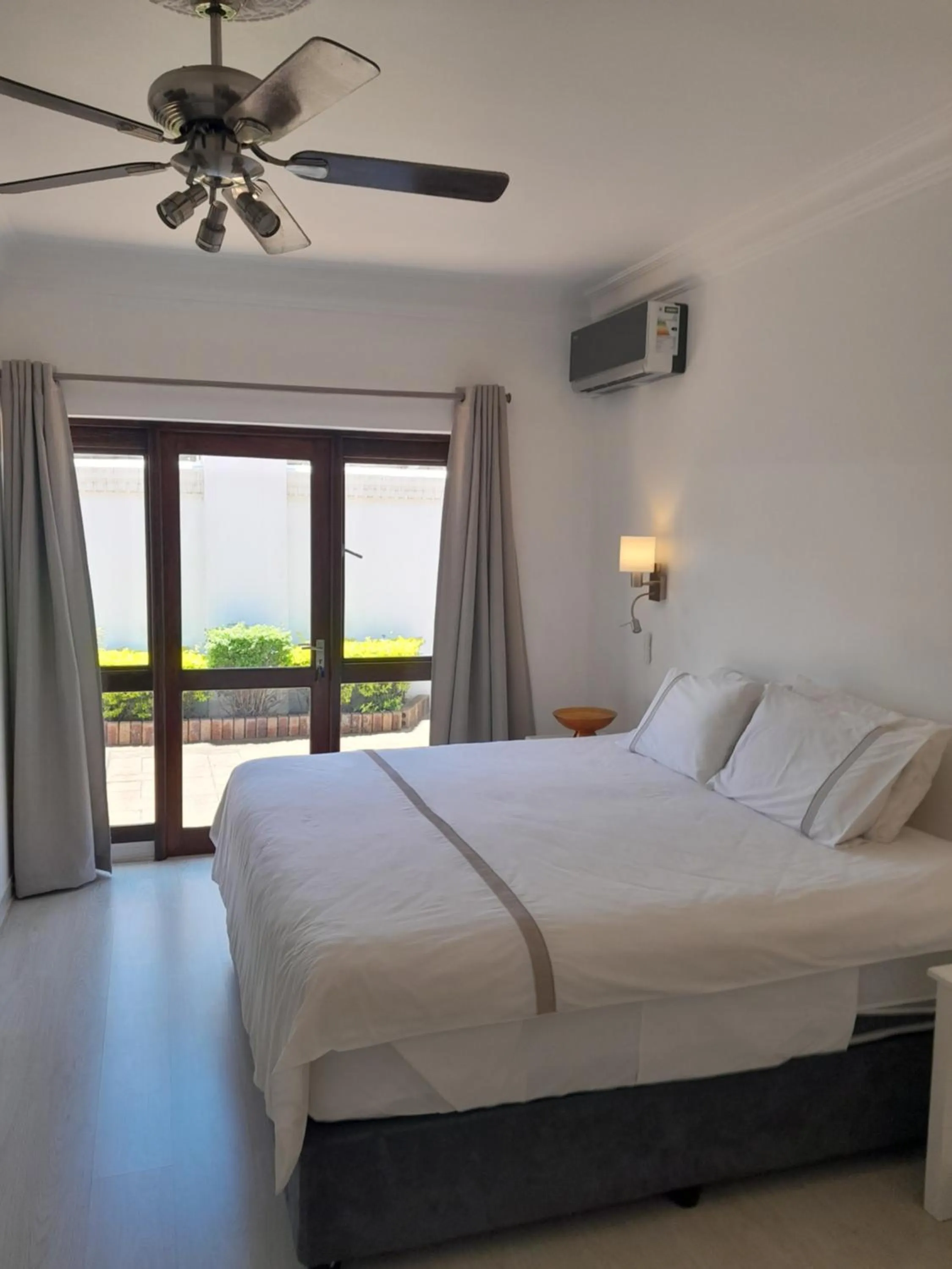 Bedroom, Bed in Almost Heaven