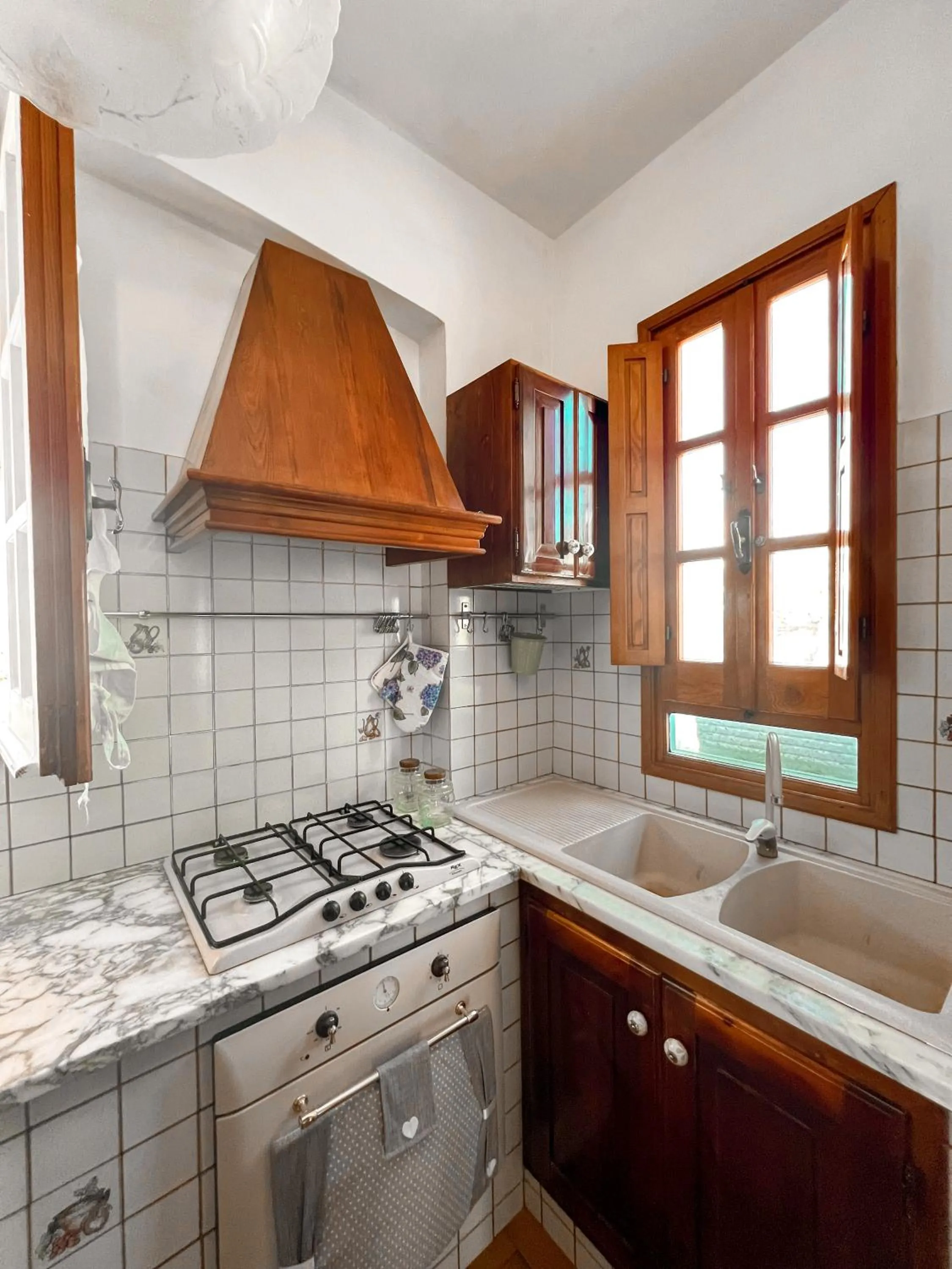 Kitchen or kitchenette in B&B Nero Buono