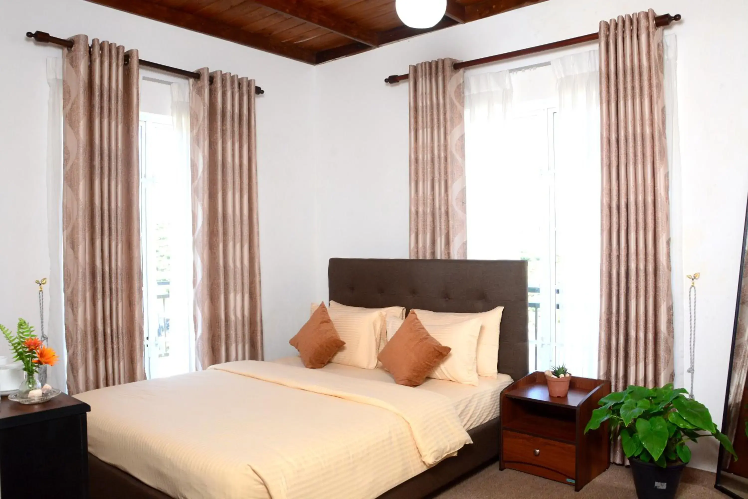 Deluxe Double Room with Balcony in The Fern Inn Deluxe Double Room with Balcony in The Fern Inn