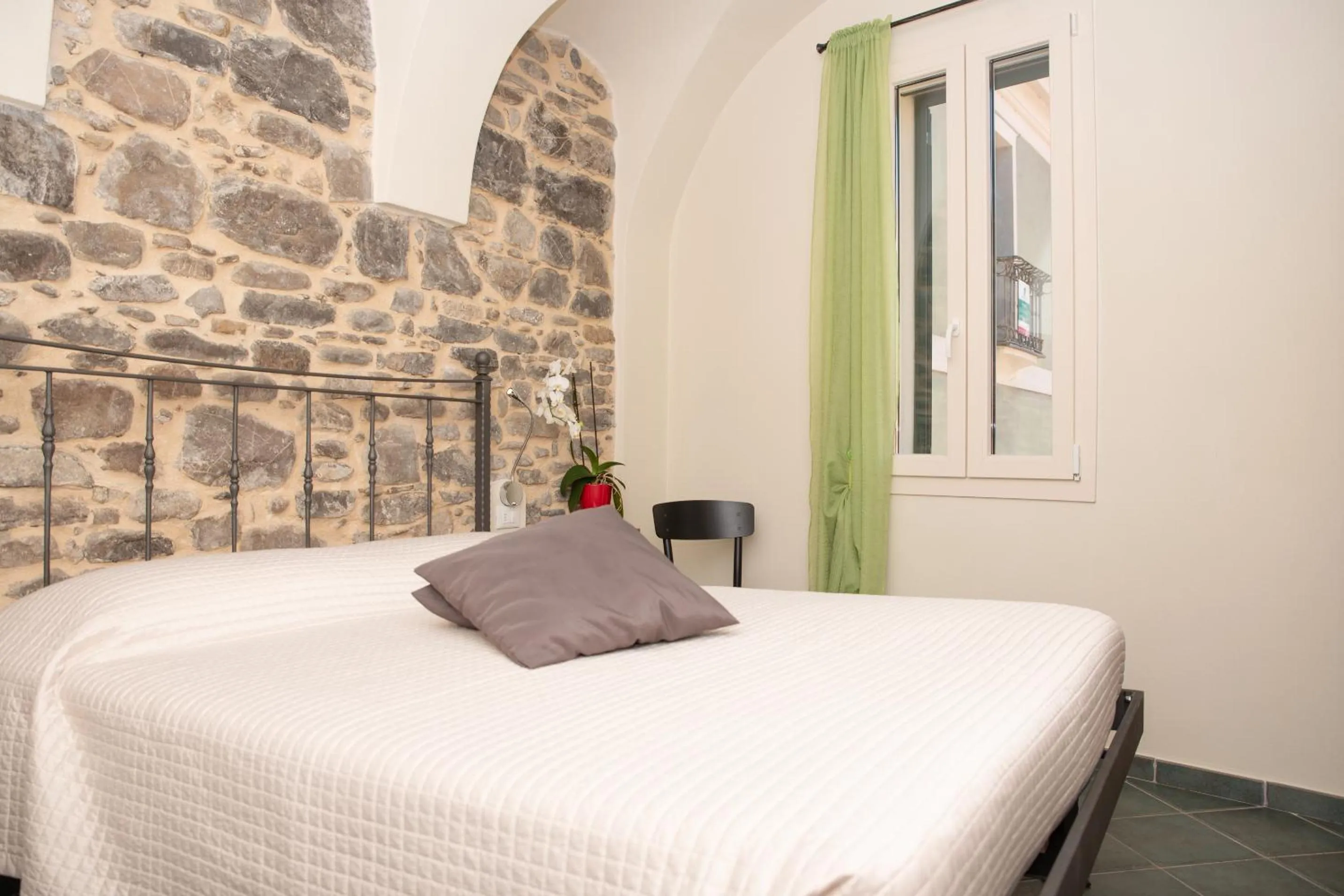 Bedroom, Bed in U Campanin