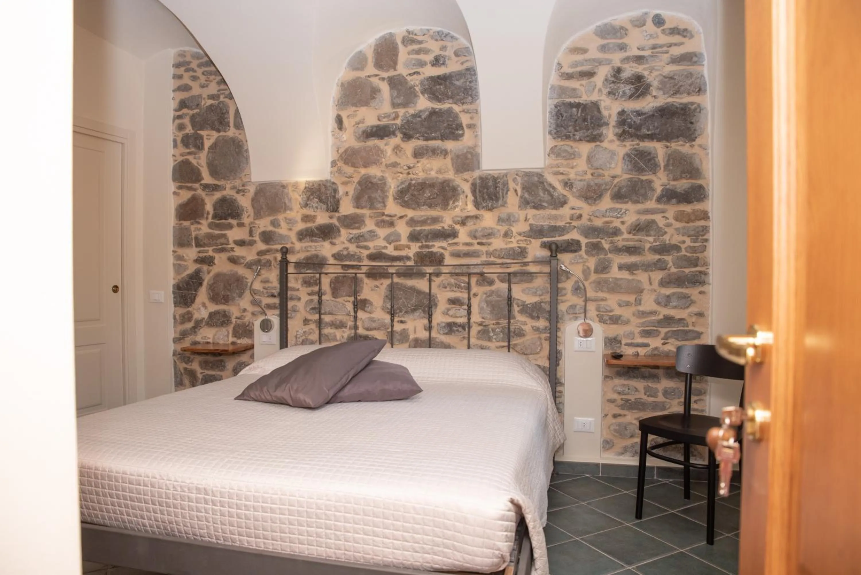 Bedroom, Bed in U Campanin