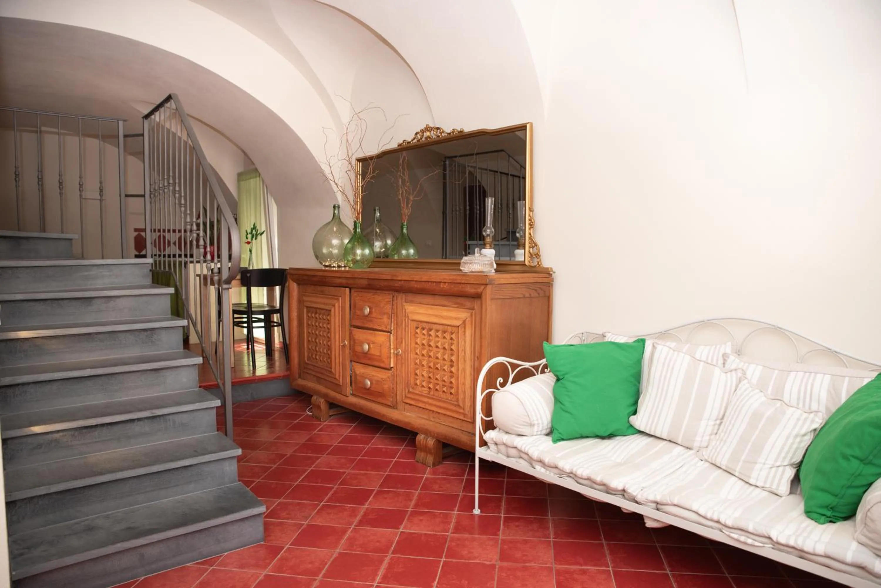 Lobby or reception in U Campanin