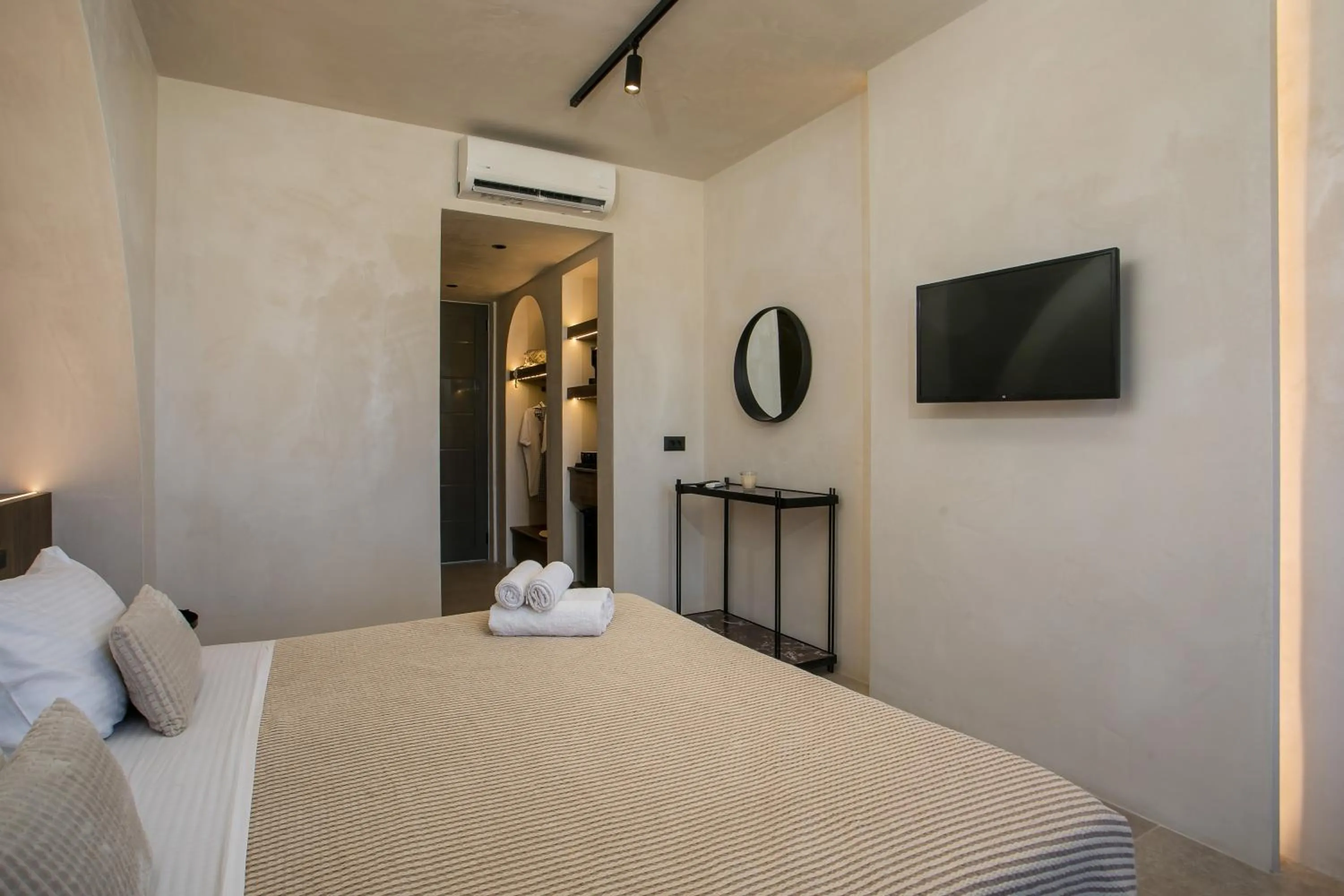 Bed in Ano Kampos Hotel