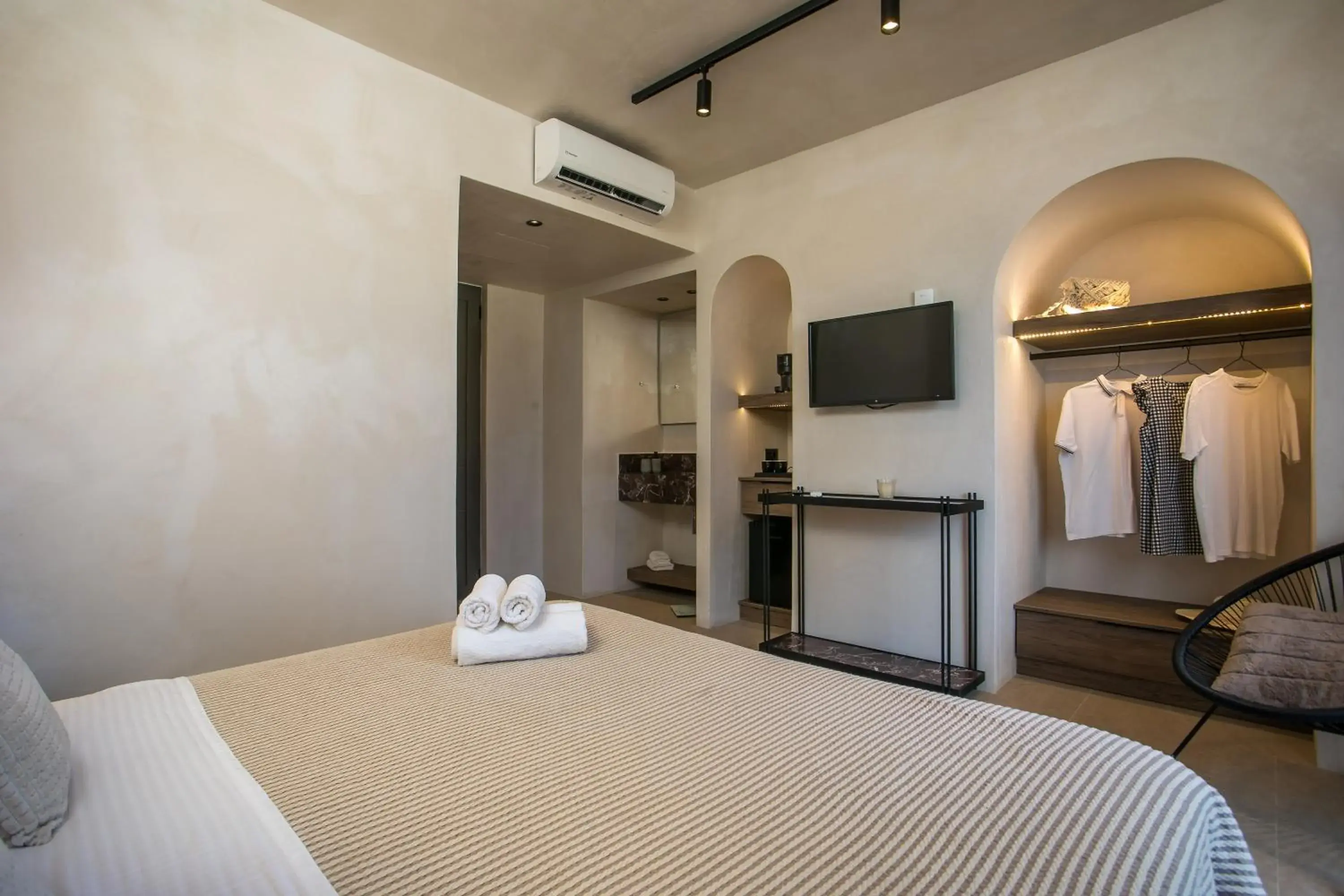 Bed in Ano Kampos Hotel Bed in Ano Kampos Hotel