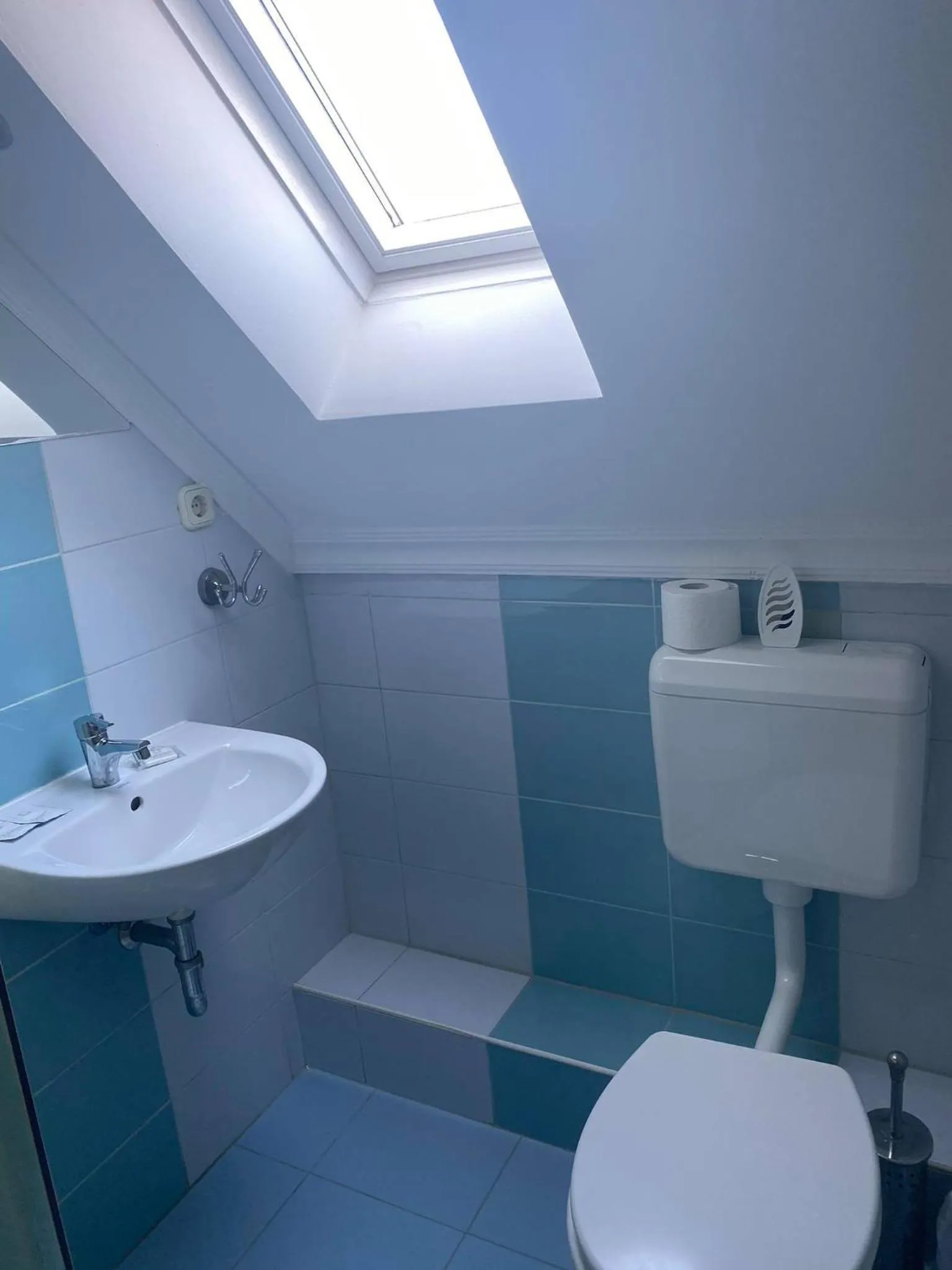 Toilet in La Curia Panzió