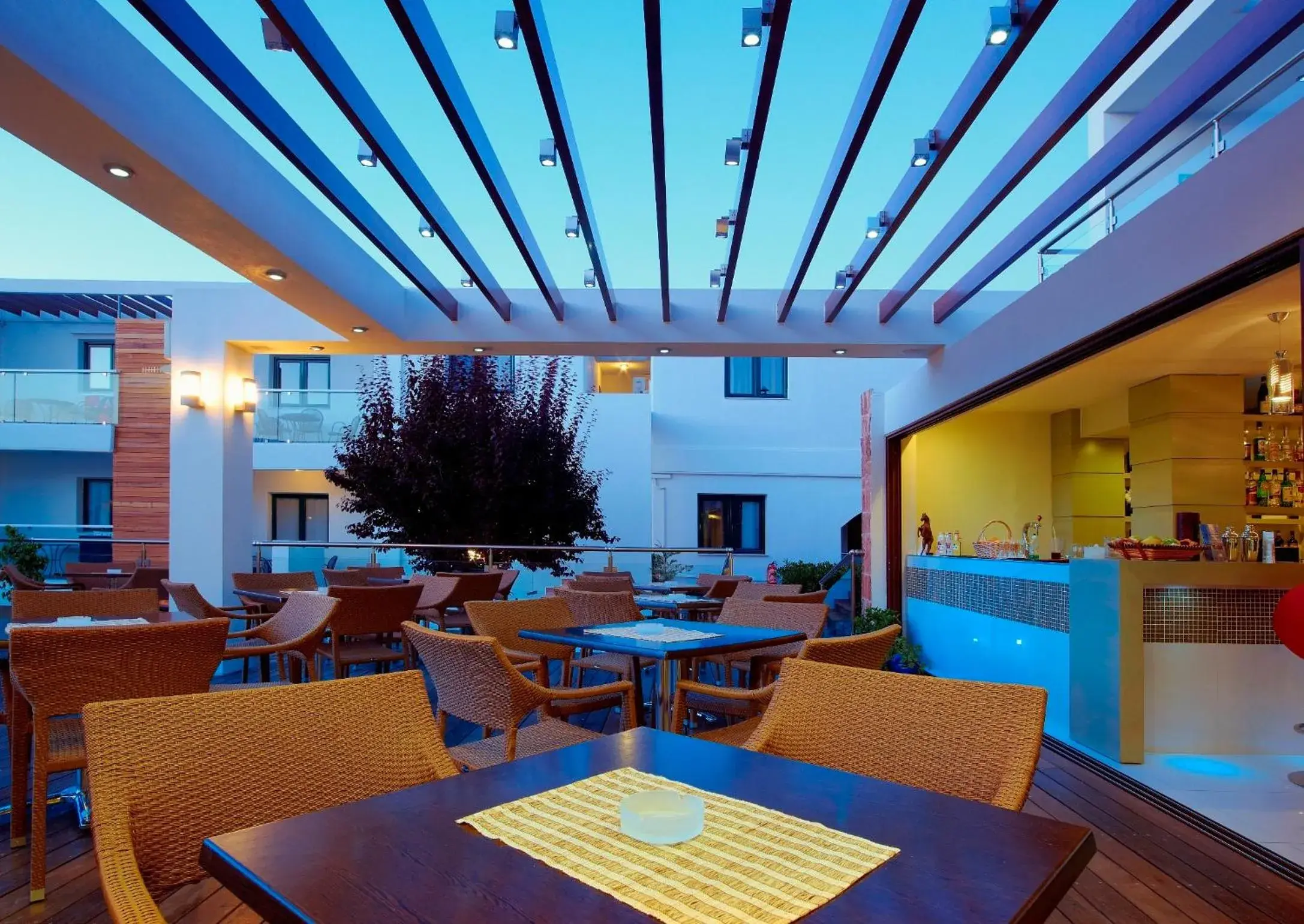 Restaurant/places to eat in Minos Village Restaurant/places to eat in Minos Village