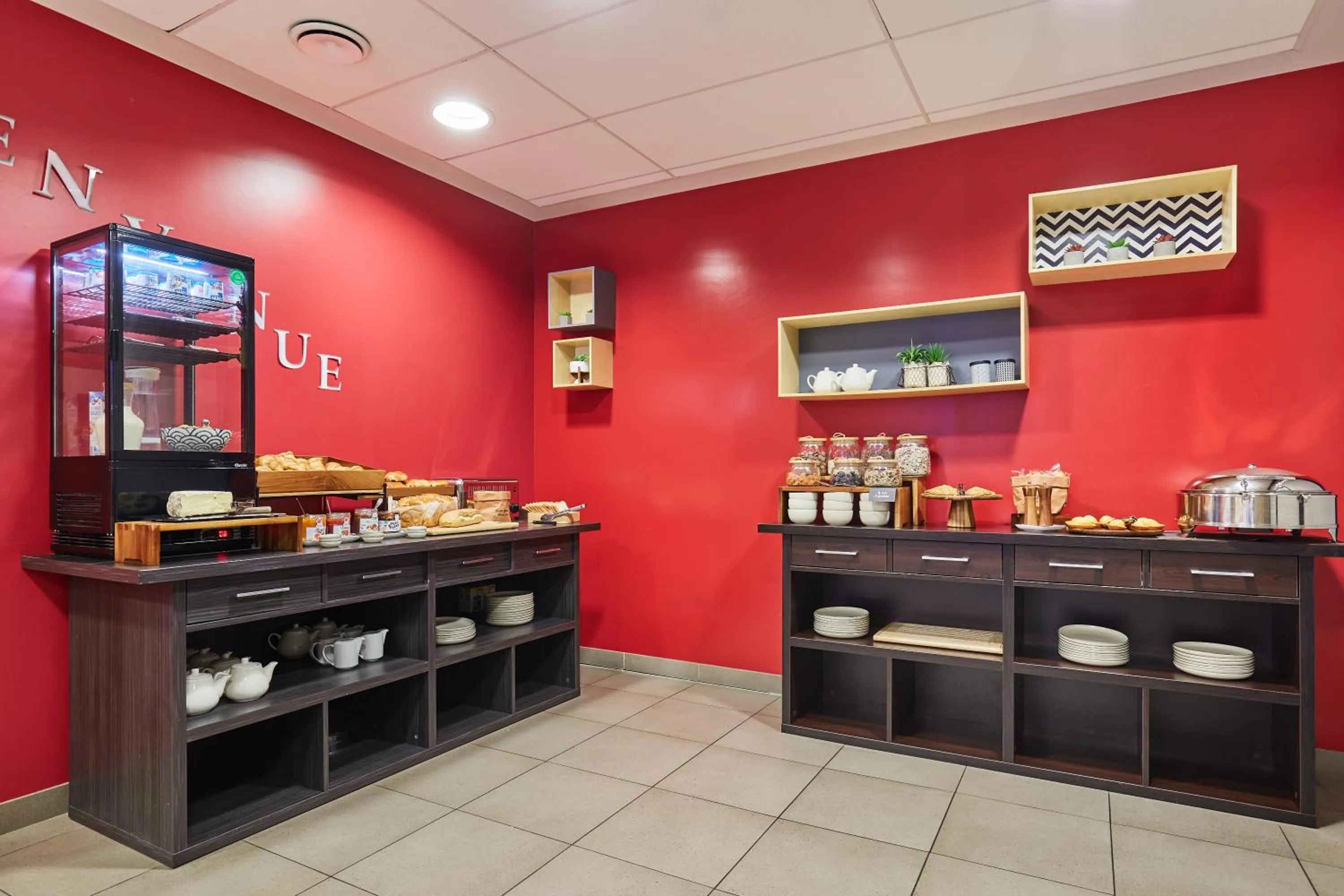 Buffet breakfast in Résidence Odalys Paris Rueil