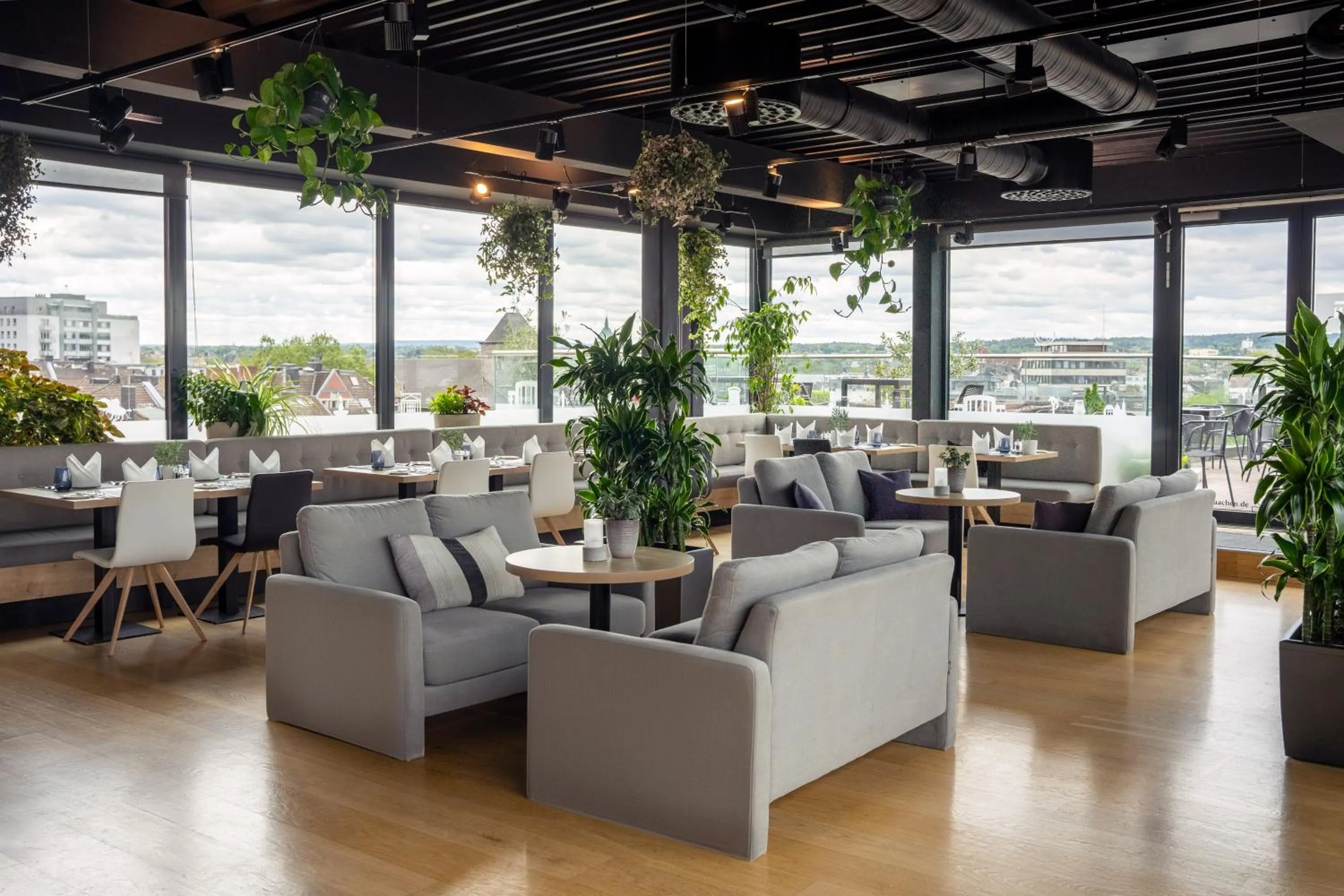 Lounge or bar in INNSiDE by Meliá Aachen