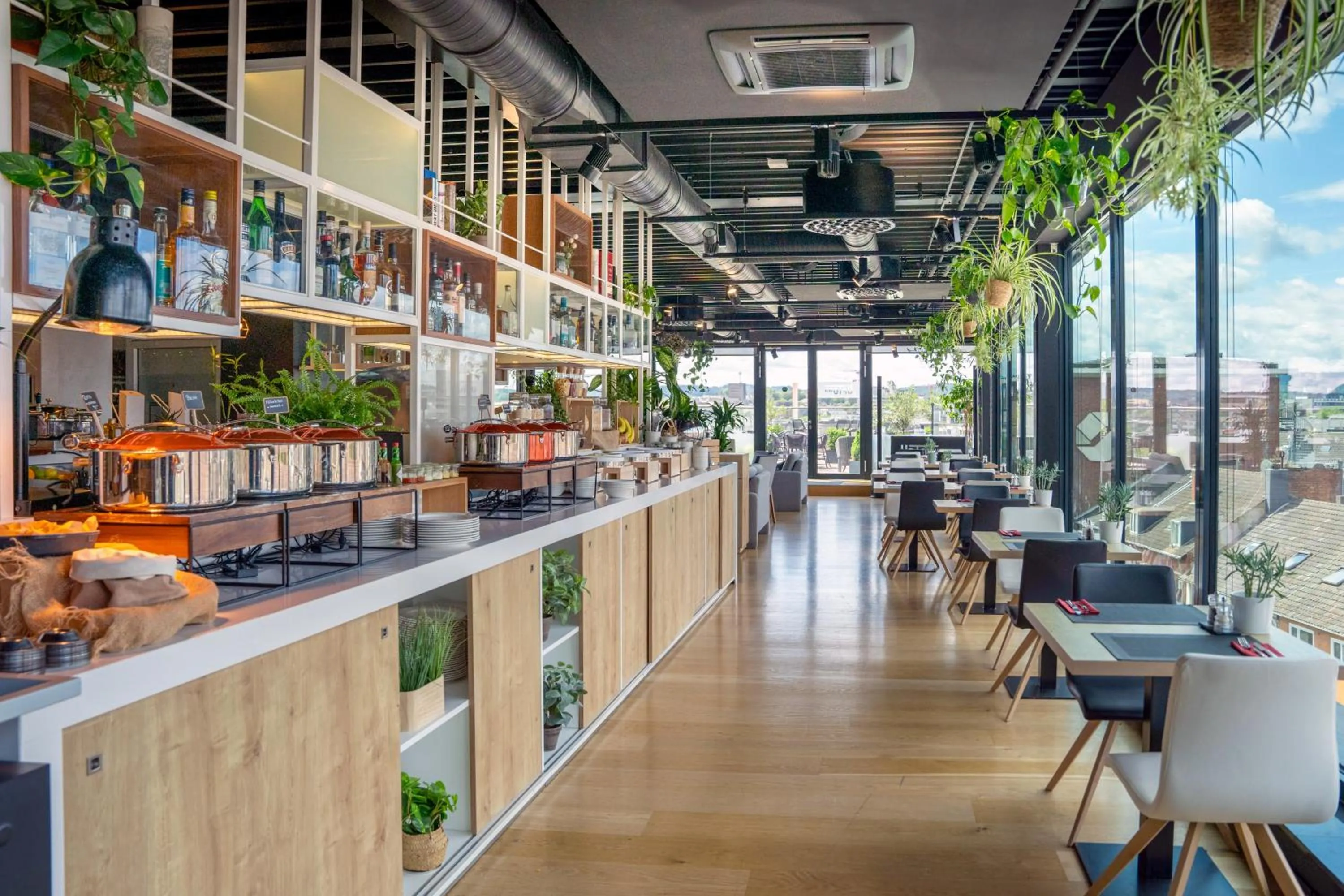 Restaurant/places to eat in INNSiDE by Meliá Aachen