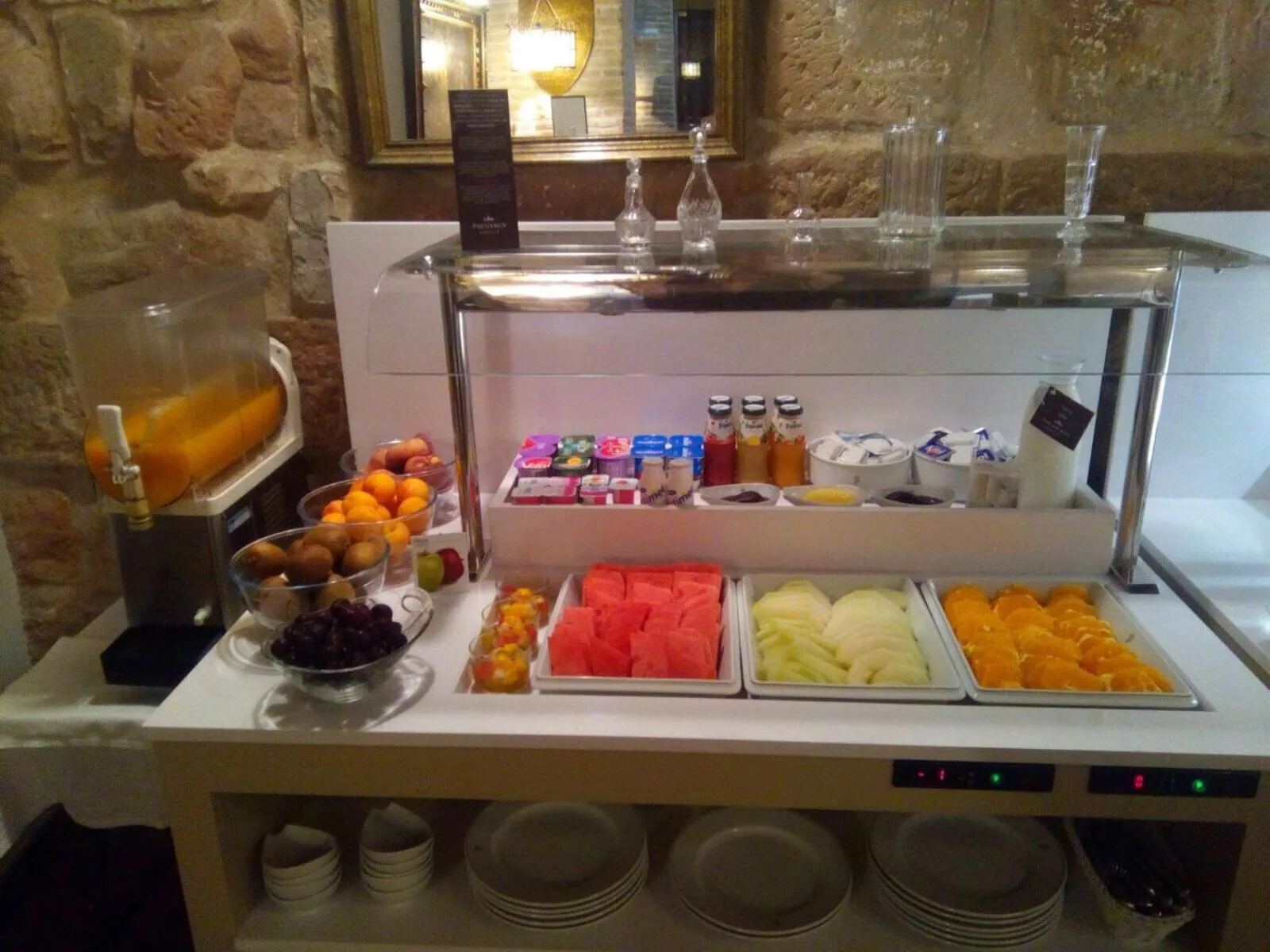 Breakfast in Parador de Olite