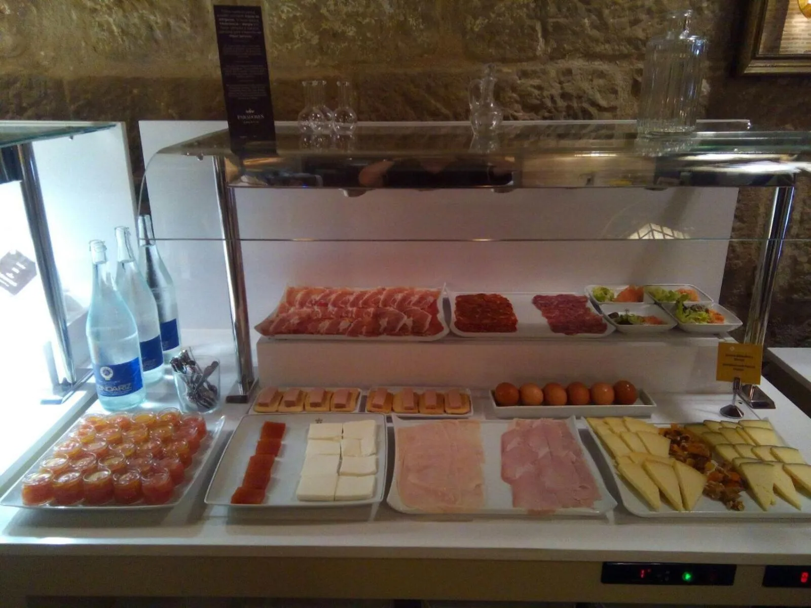 Breakfast in Parador de Olite