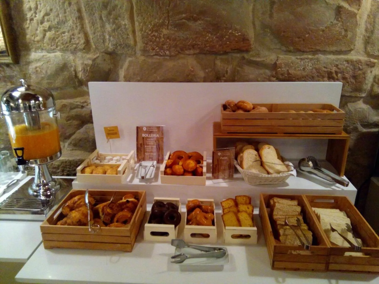 Breakfast in Parador de Olite