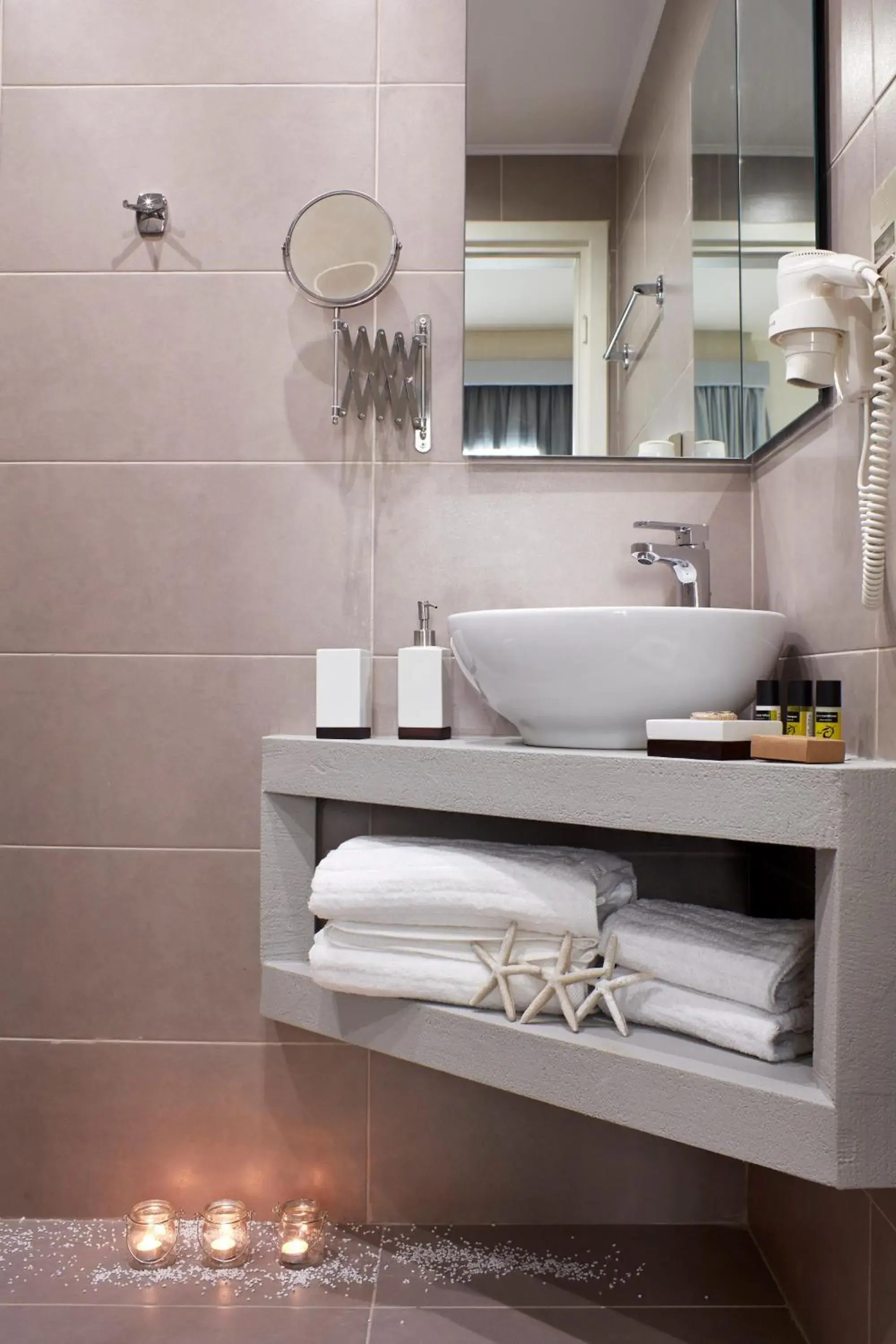 Family Suite in The Gardens Gallery Hotel Family Suite in The Gardens Gallery Hotel