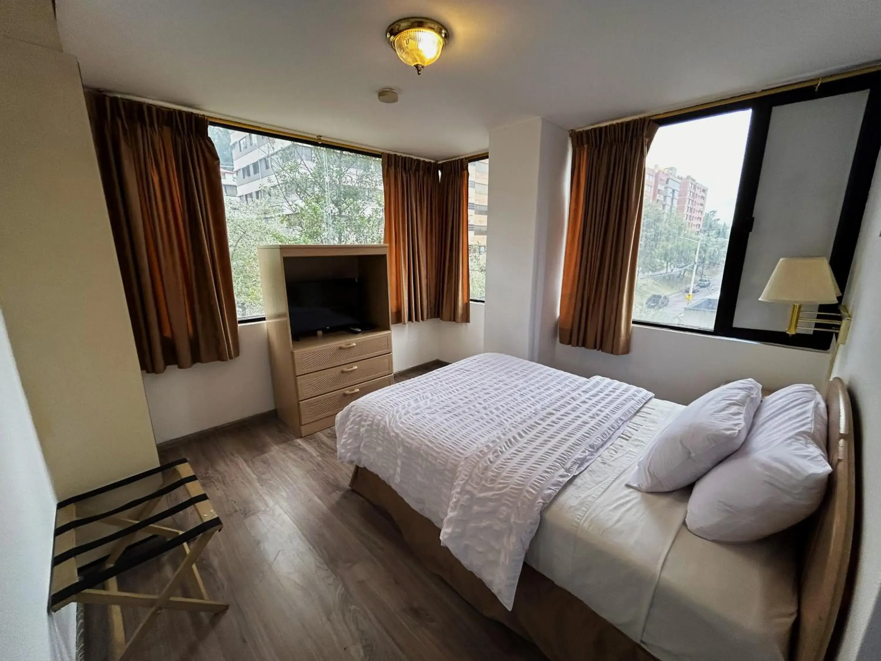 Executive Suite in Stanford Suites Hotel Executive Suite in Stanford Suites Hotel