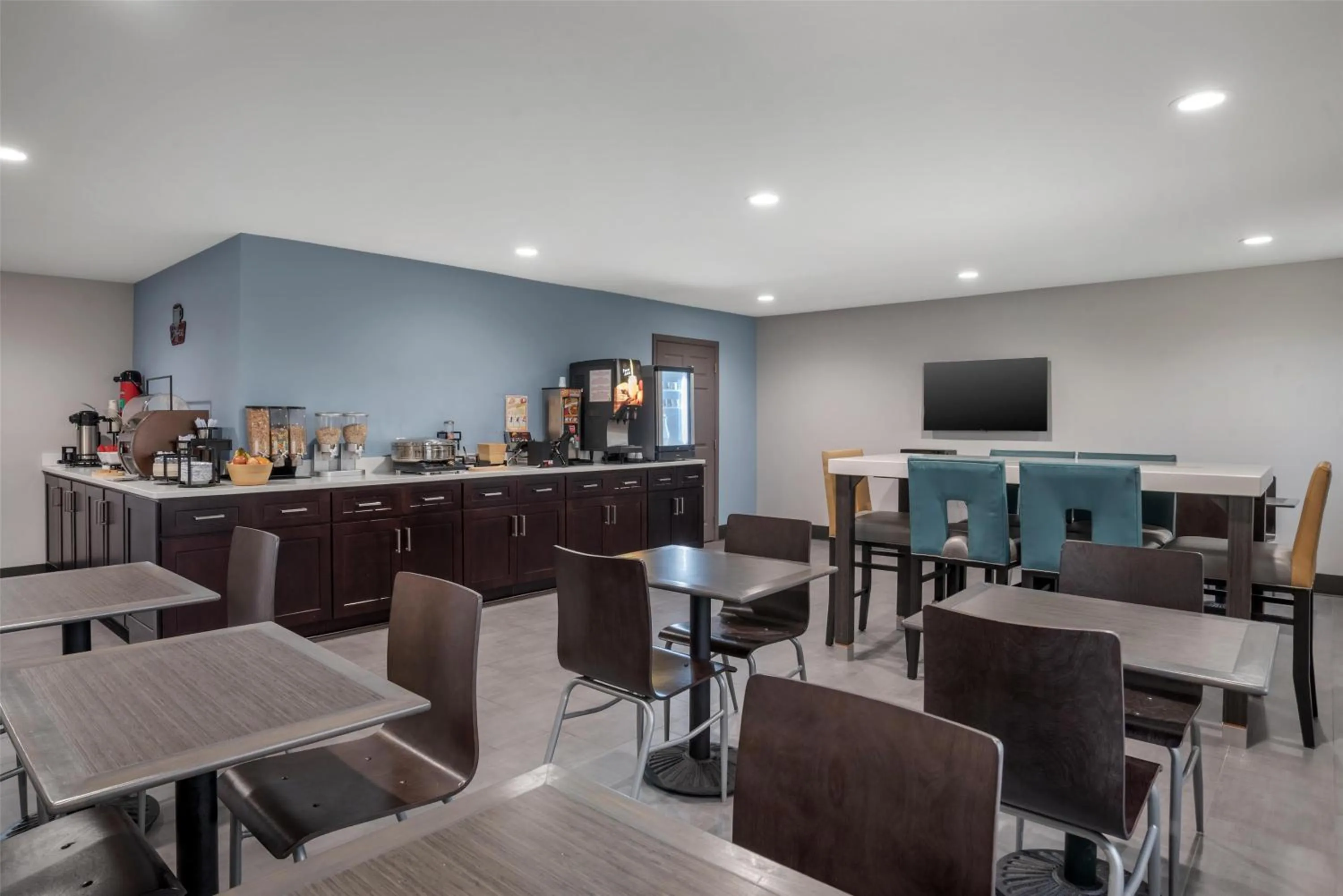 Restaurant/places to eat in SureStay Plus by Best Western St. James Donaldsonville