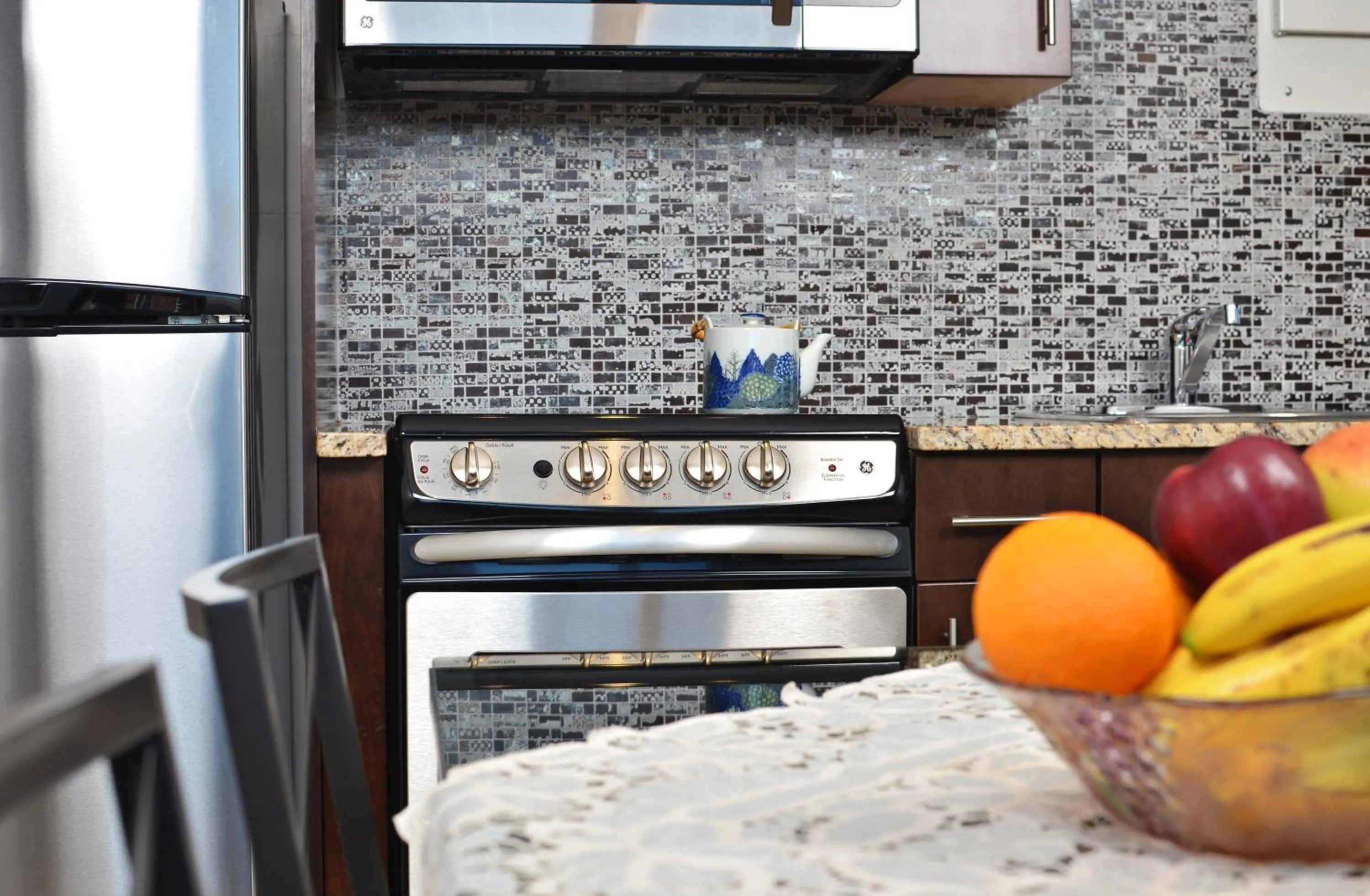 Kitchen or kitchenette in Cjour Apartments