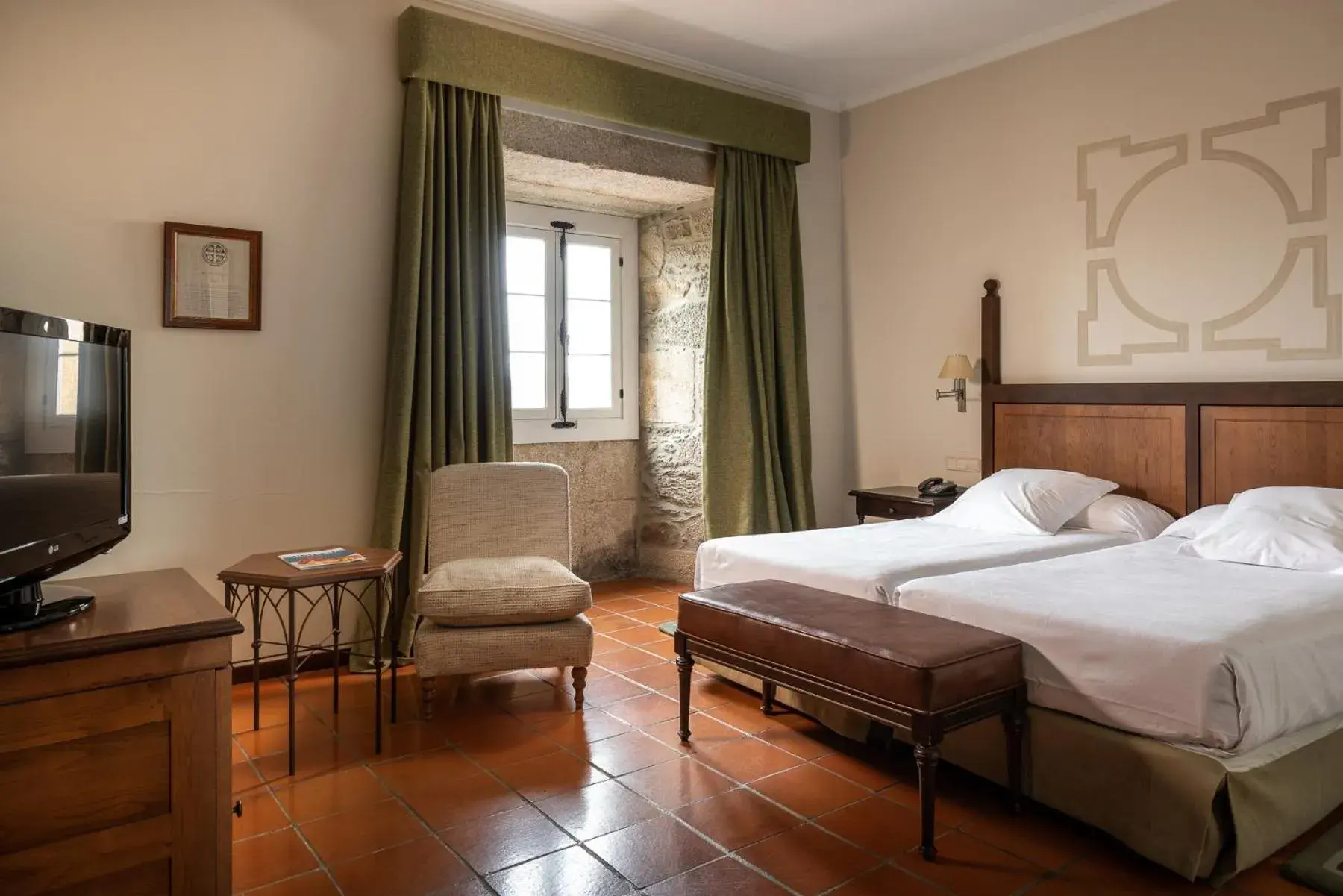 Photo of the whole room, Bed in Parador de Monforte de Lemos Photo of the whole room, Bed in Parador de Monforte de Lemos