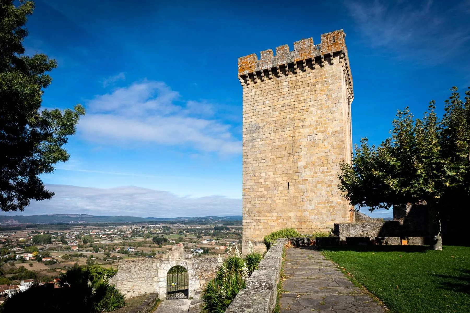 Facade/entrance in Parador de Monforte de Lemos
