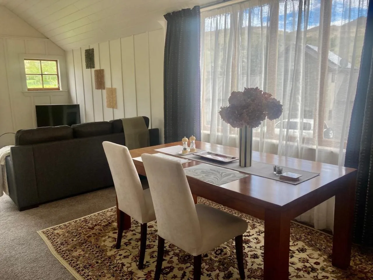 Living room in Three Thirty B & B