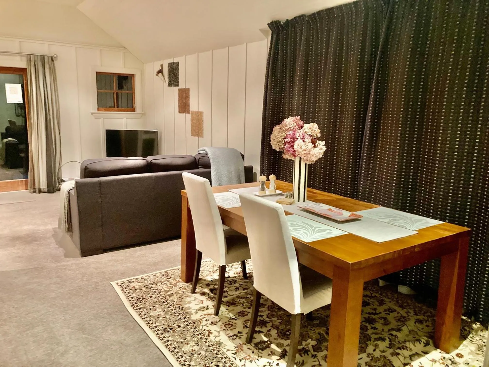 Dining area in Three Thirty B & B