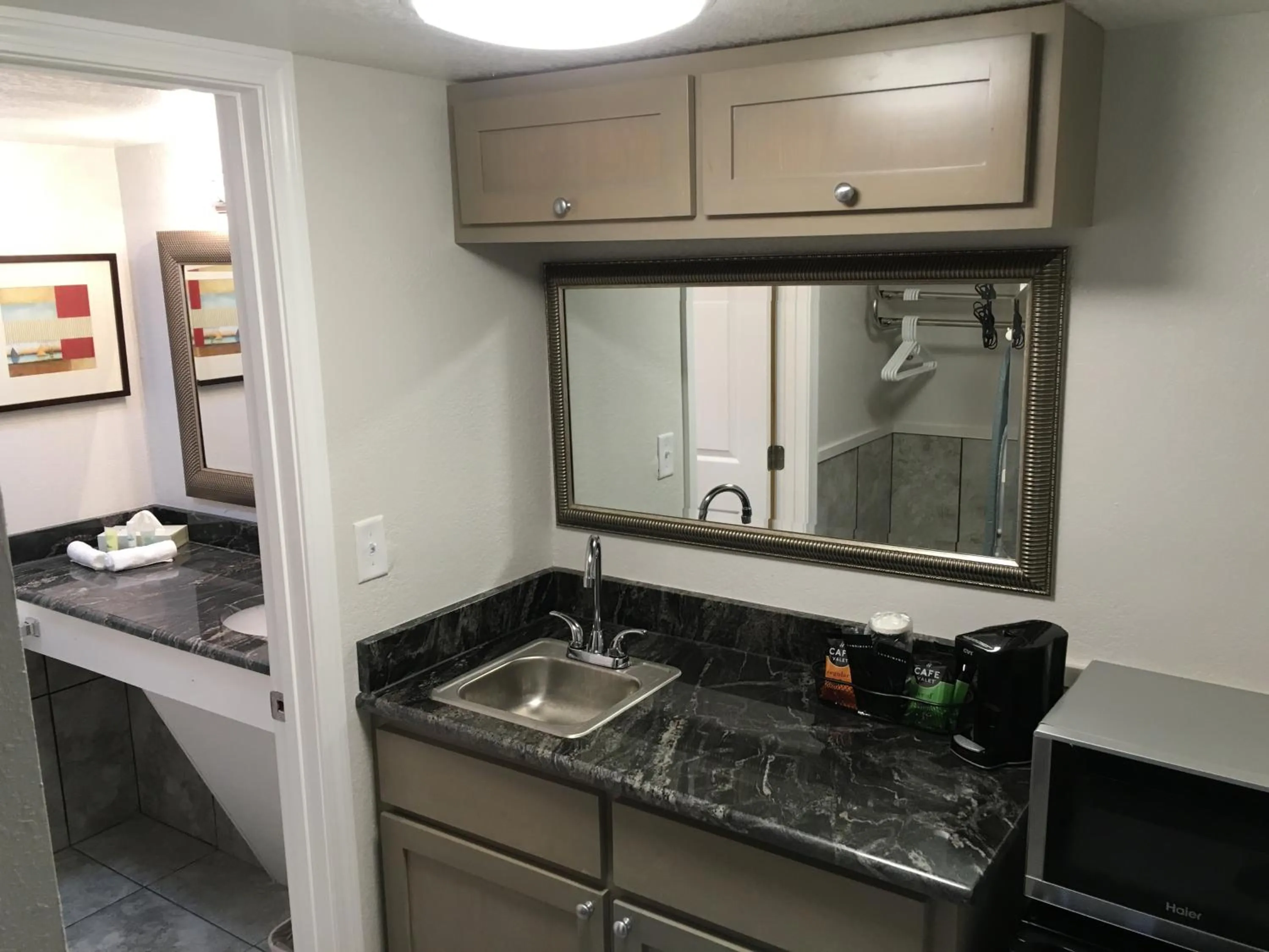 At Home Inn - Pensacola