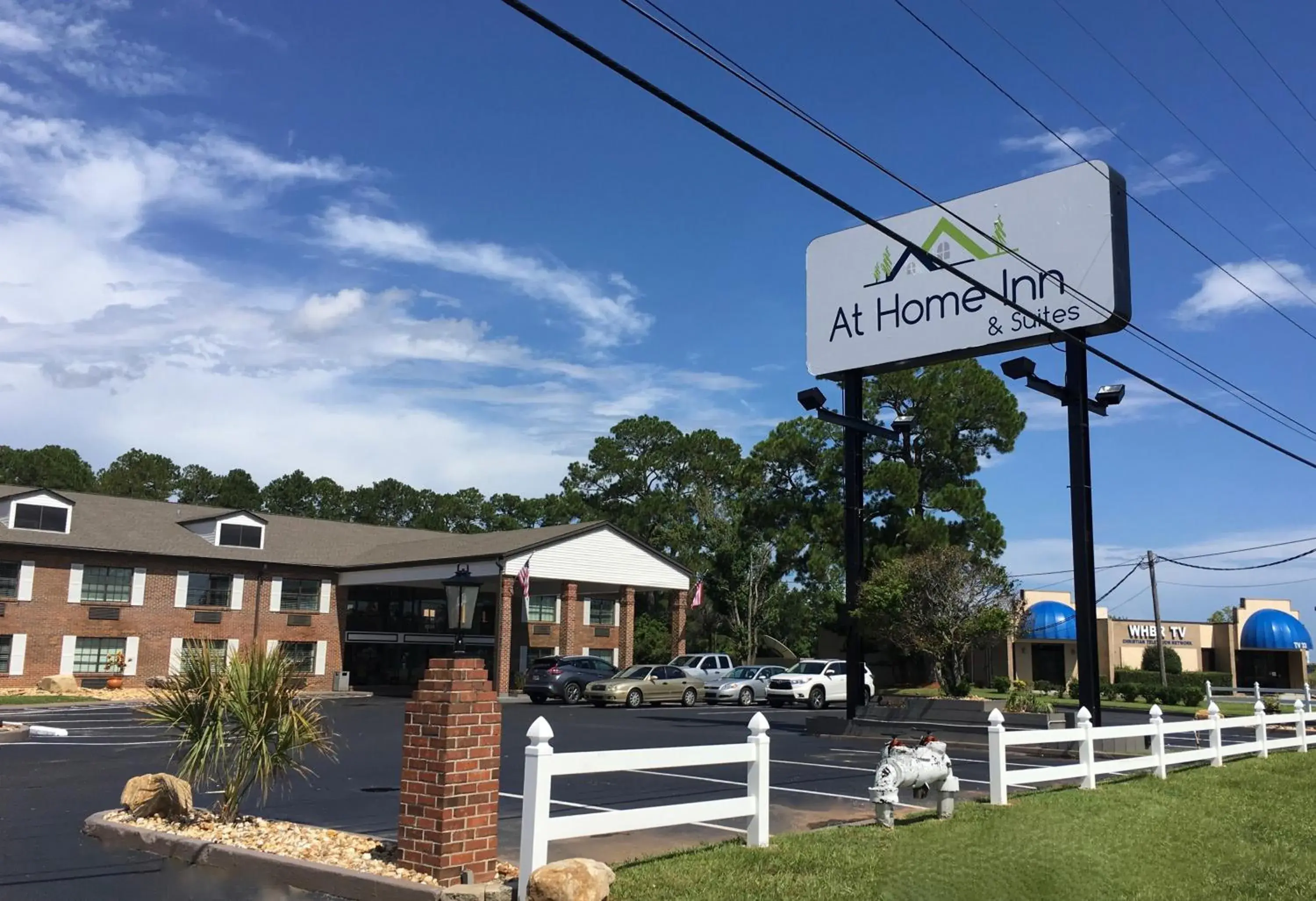 Facade/entrance in At Home Inn - Pensacola Facade/entrance in At Home Inn - Pensacola