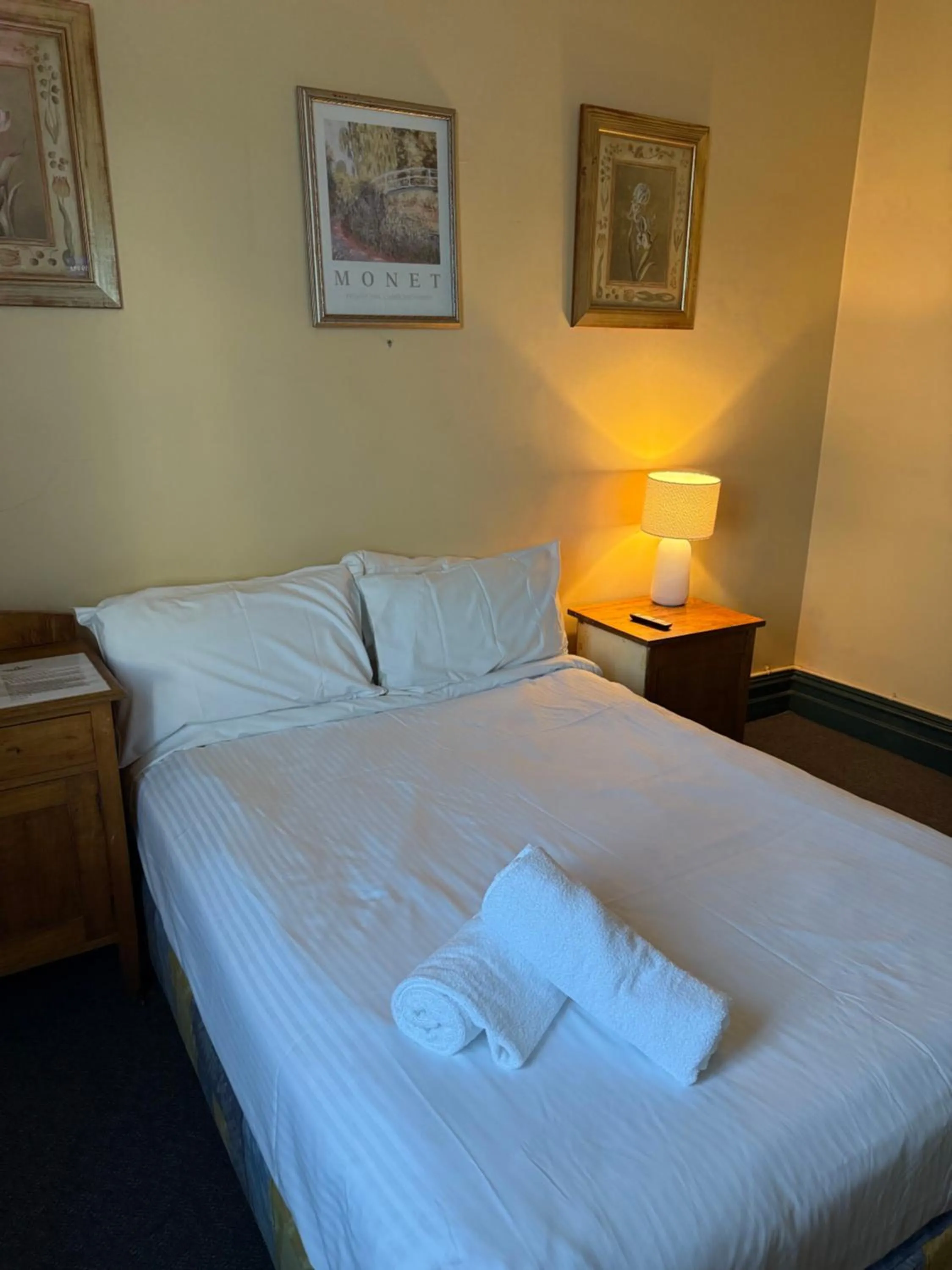 TV and multimedia, Bed in Bellbird Hotel